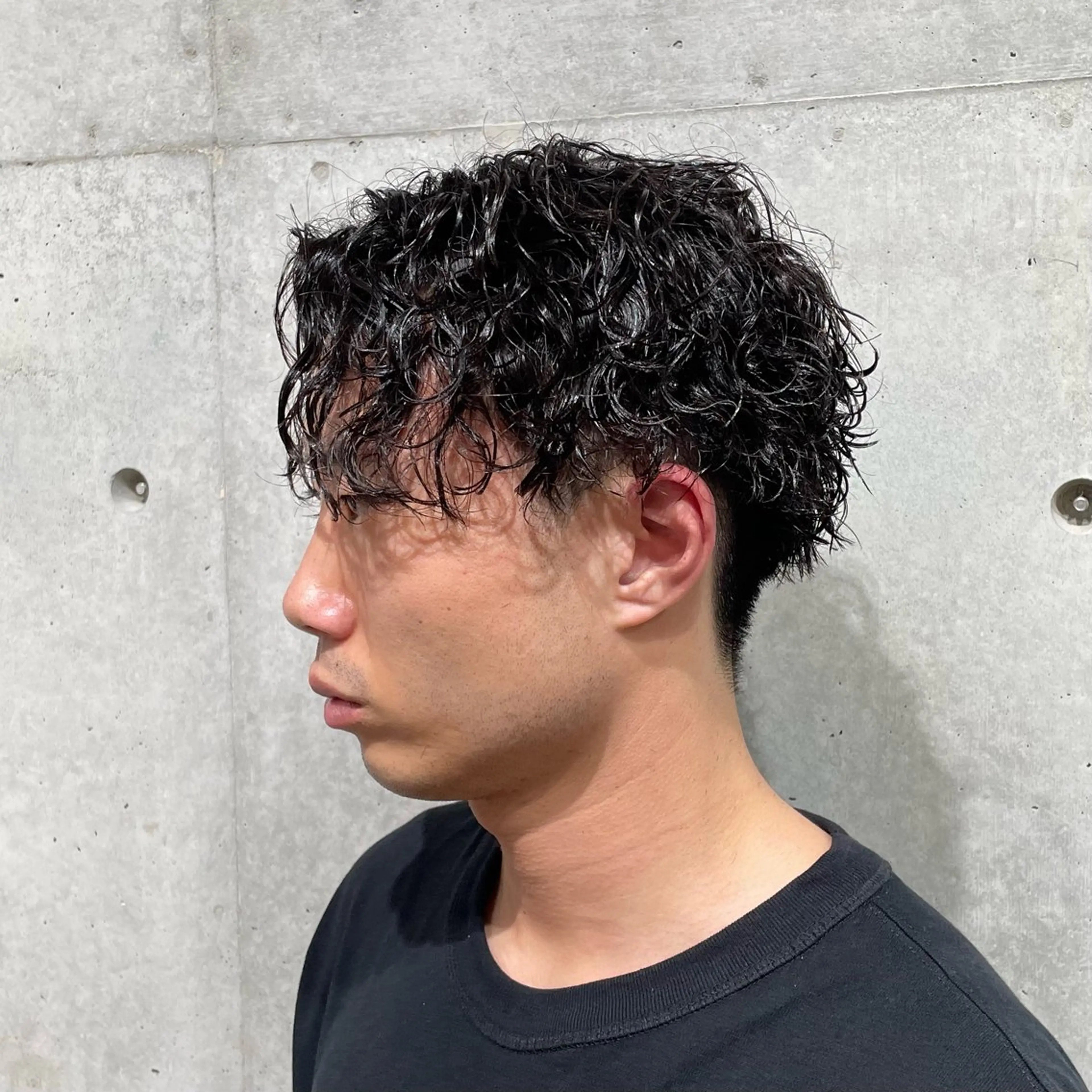 ショート パーマ メンズ センターパート メンズハイライト メンズメッシュ メンズパーマ スパイキーショート 心斎橋メンズパーマ/ シャドウ/山下拓実のヘアスタイル