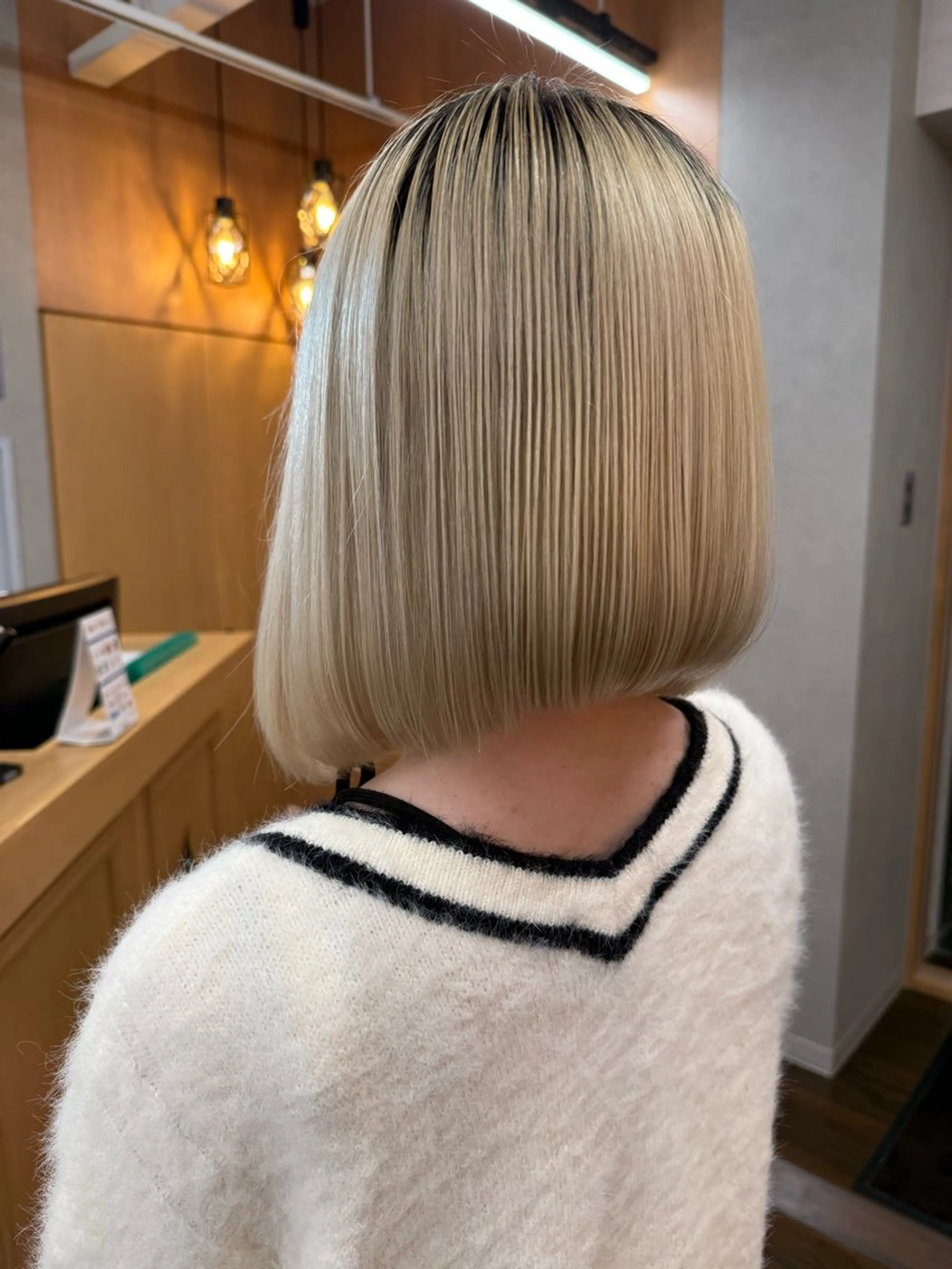 ミディアム カット ヘアカラー 縮毛矯正 トリートメント 髪質改善美容師 🪽YOSSYのヘアスタイル