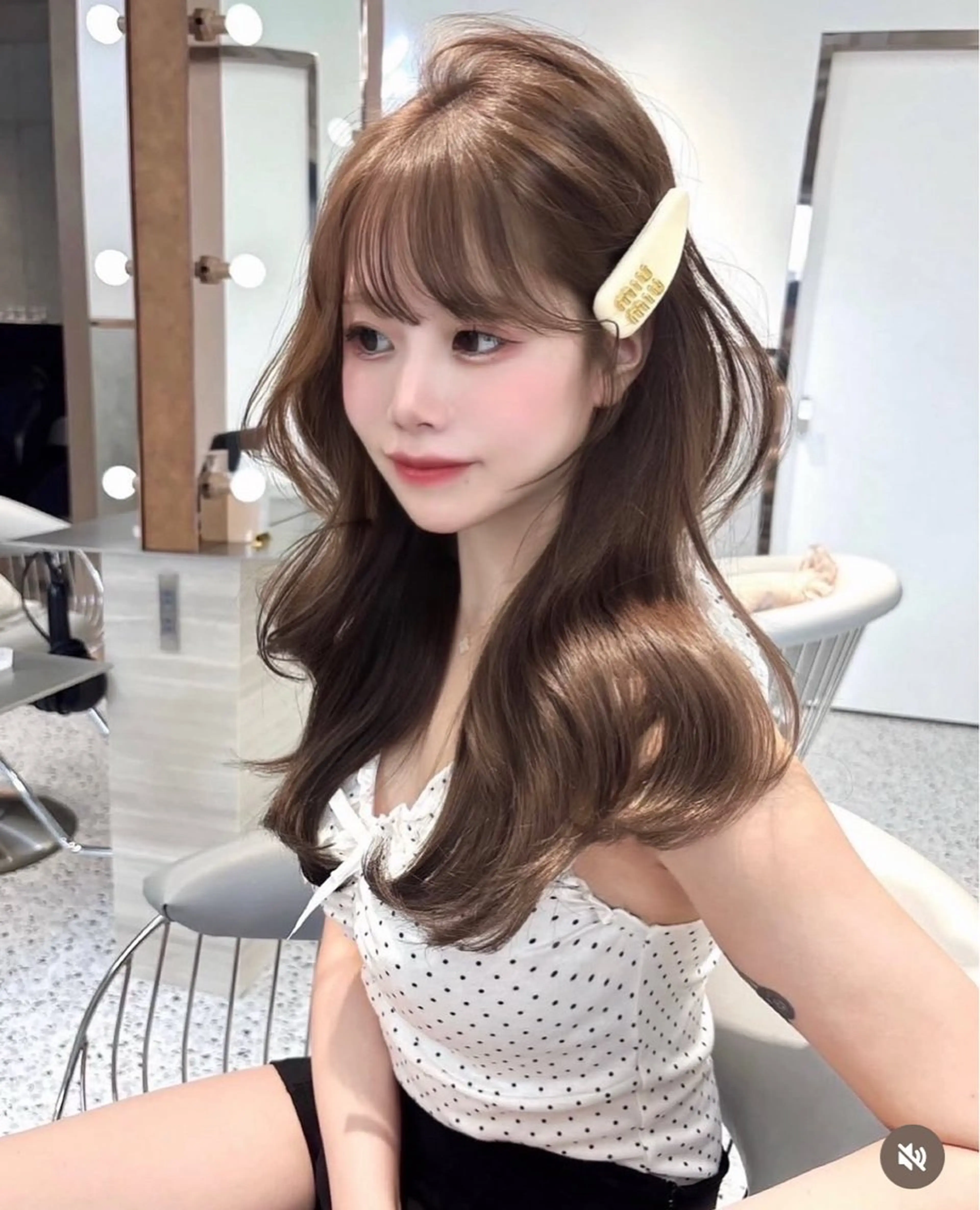 ミディアム カット ヘアカラー rina／ベージュ ワンホン/韓国ヘアのヘアスタイル