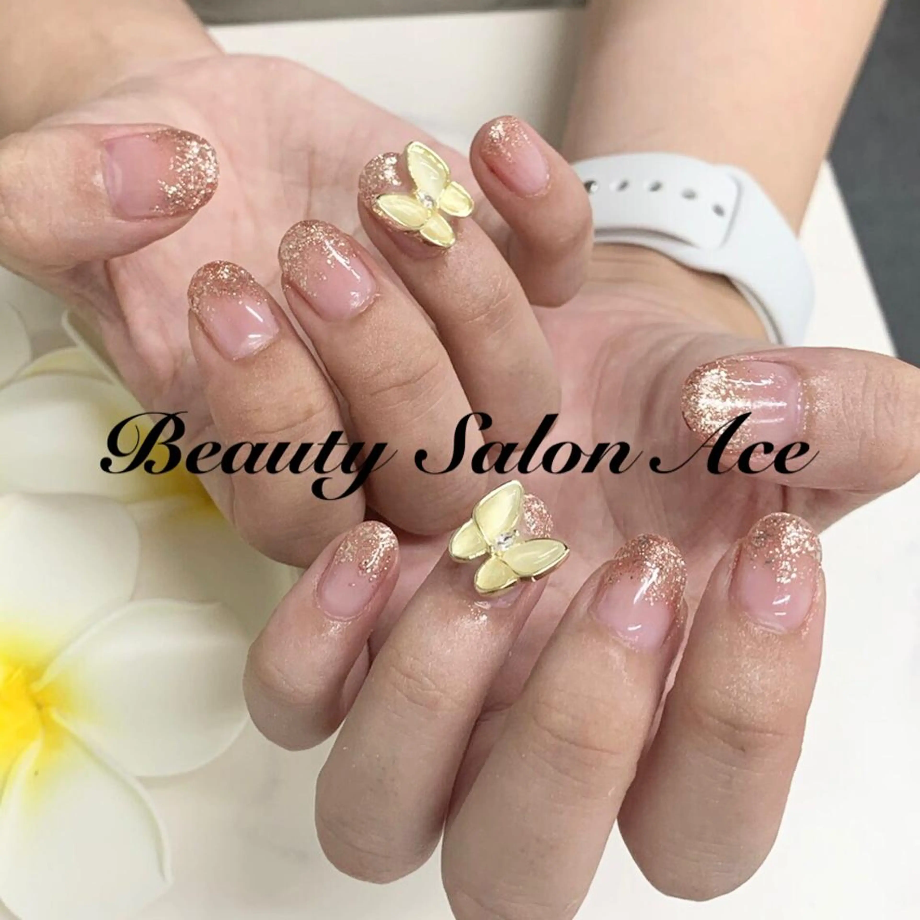 ネイル アートネイル ジェルネイル グラデーション ラメ(グリッター) ラメグラデーション ハンドネイル ハンドケア Beauty Salon Ace（ネイルサロン　エース）所属・池袋フィルイン Ace♡長さだしのネイルデザイン
