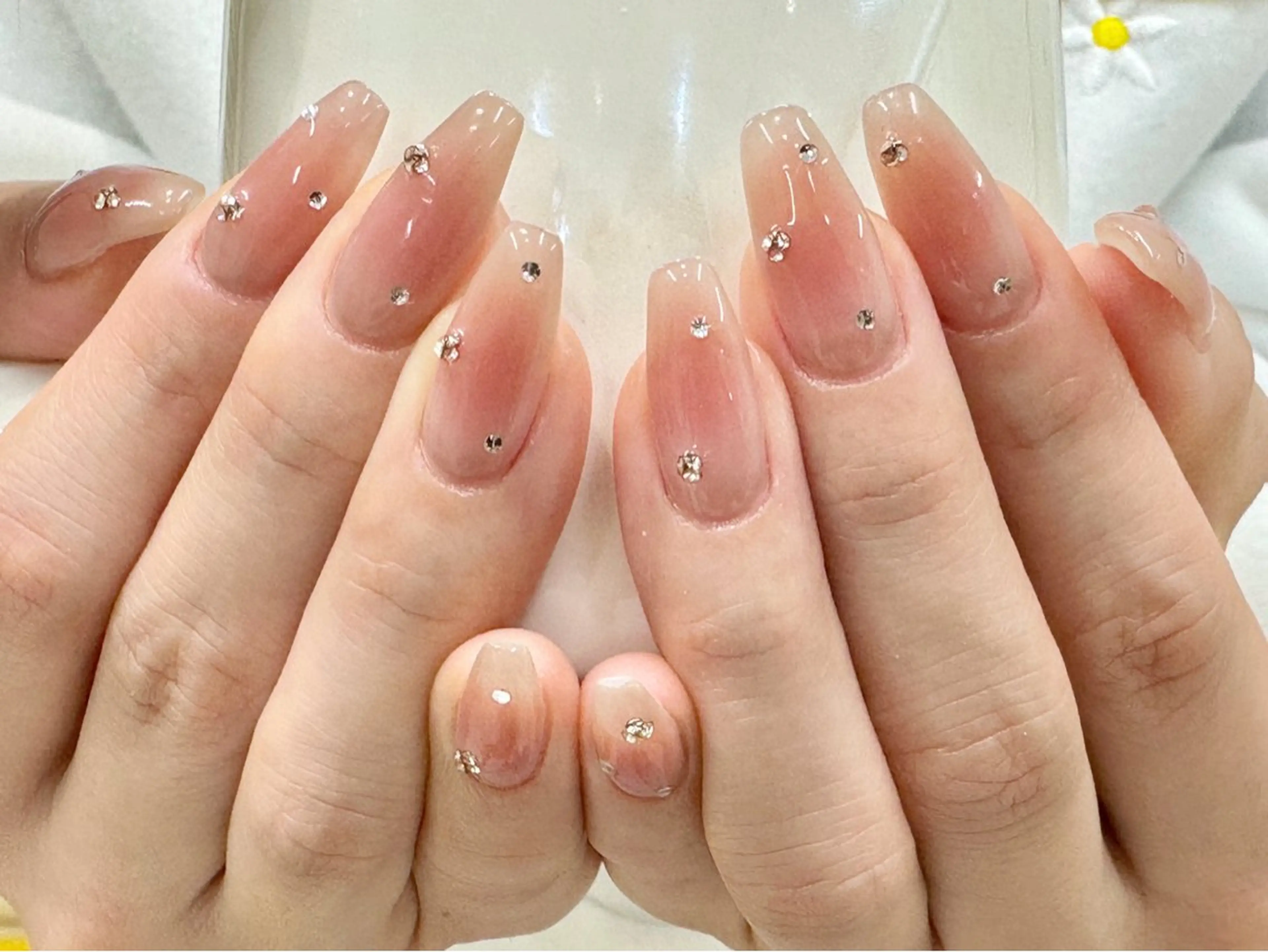 ネイル ガーリー LE REVE Emiのネイルデザイン