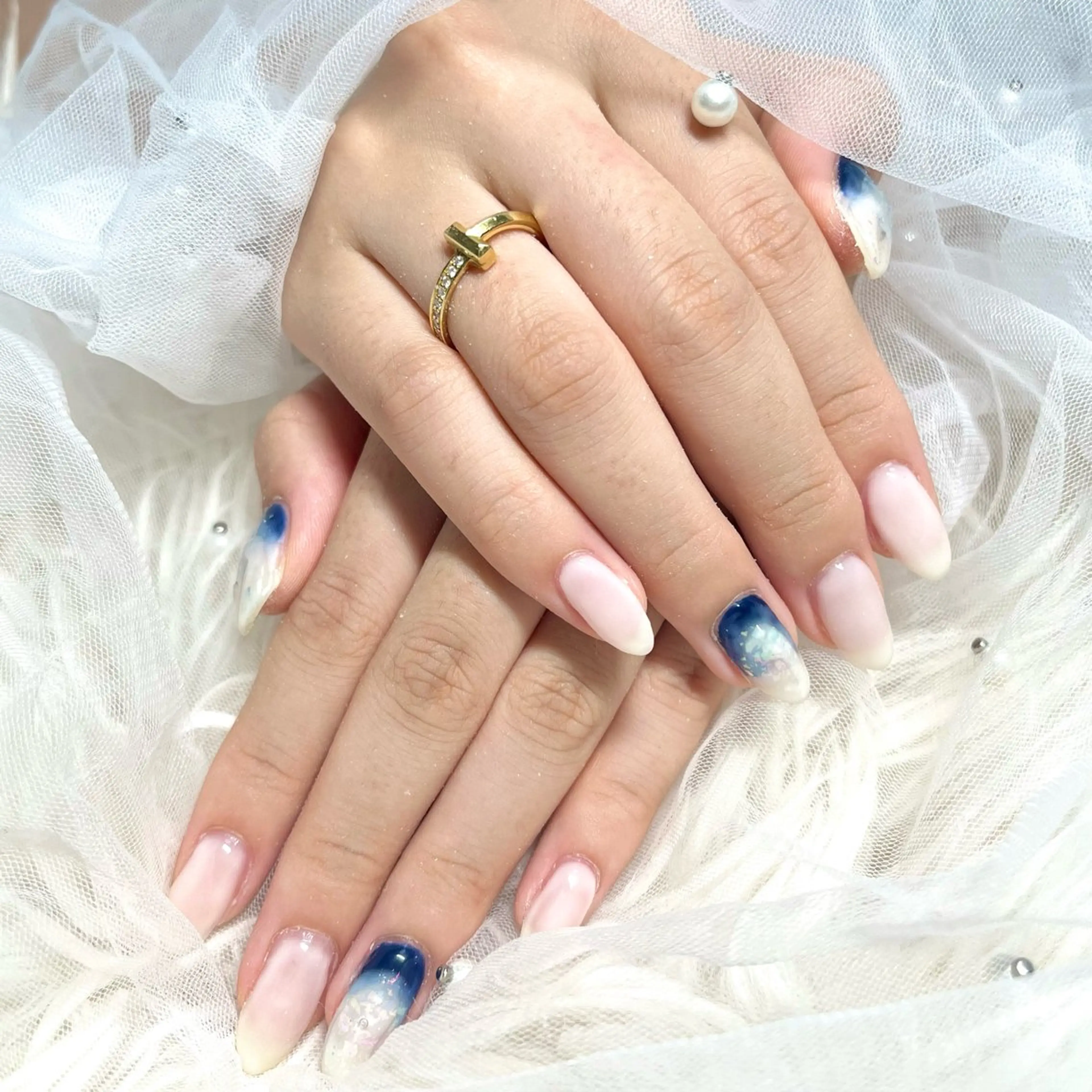 ネイル シンプルネイル 夏ネイル ホワイト ハンドネイル cerisier 坂本のネイルデザイン