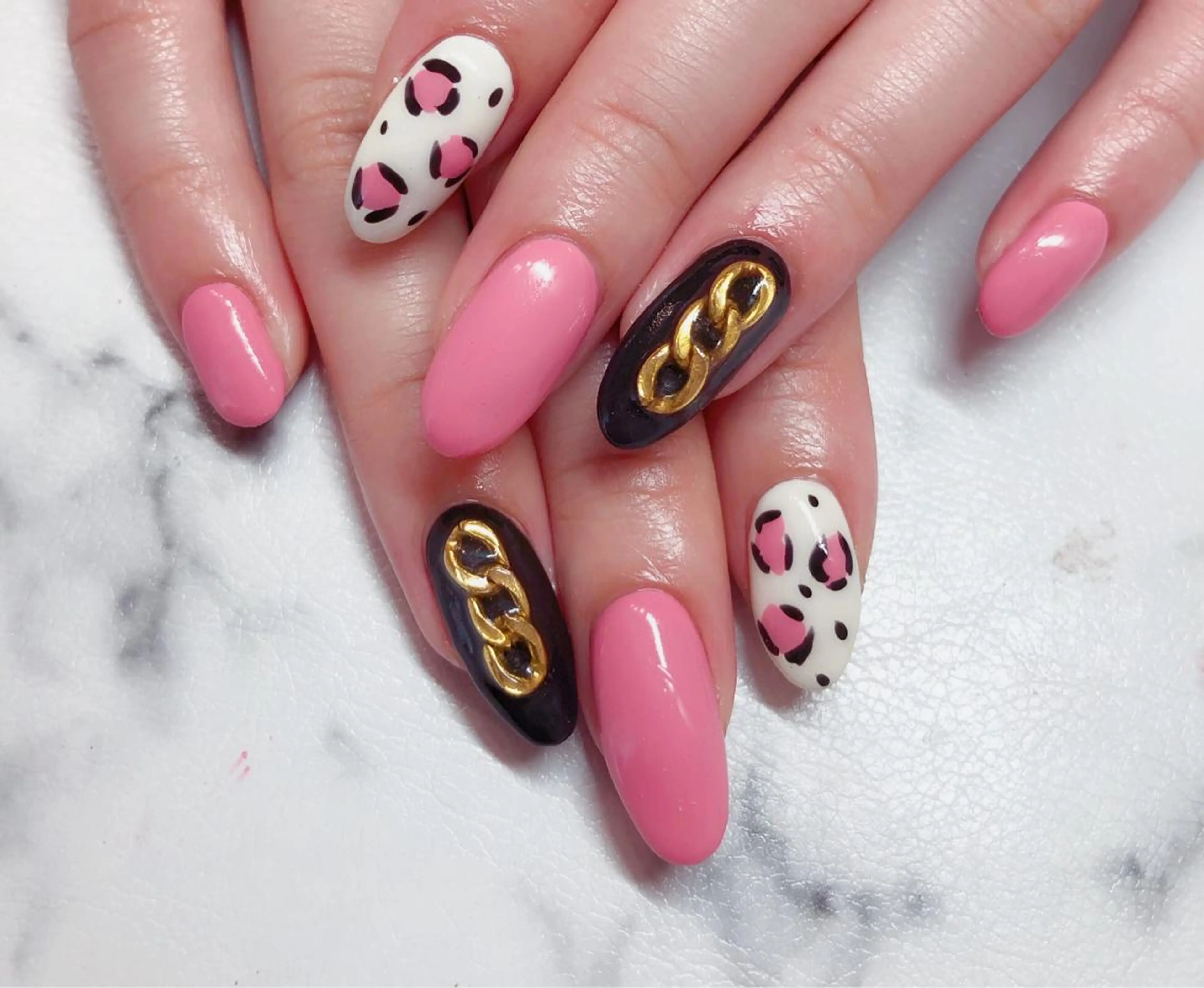 ネイル ハンドネイル マジックミラー所属・マジック ミラーのネイルデザイン