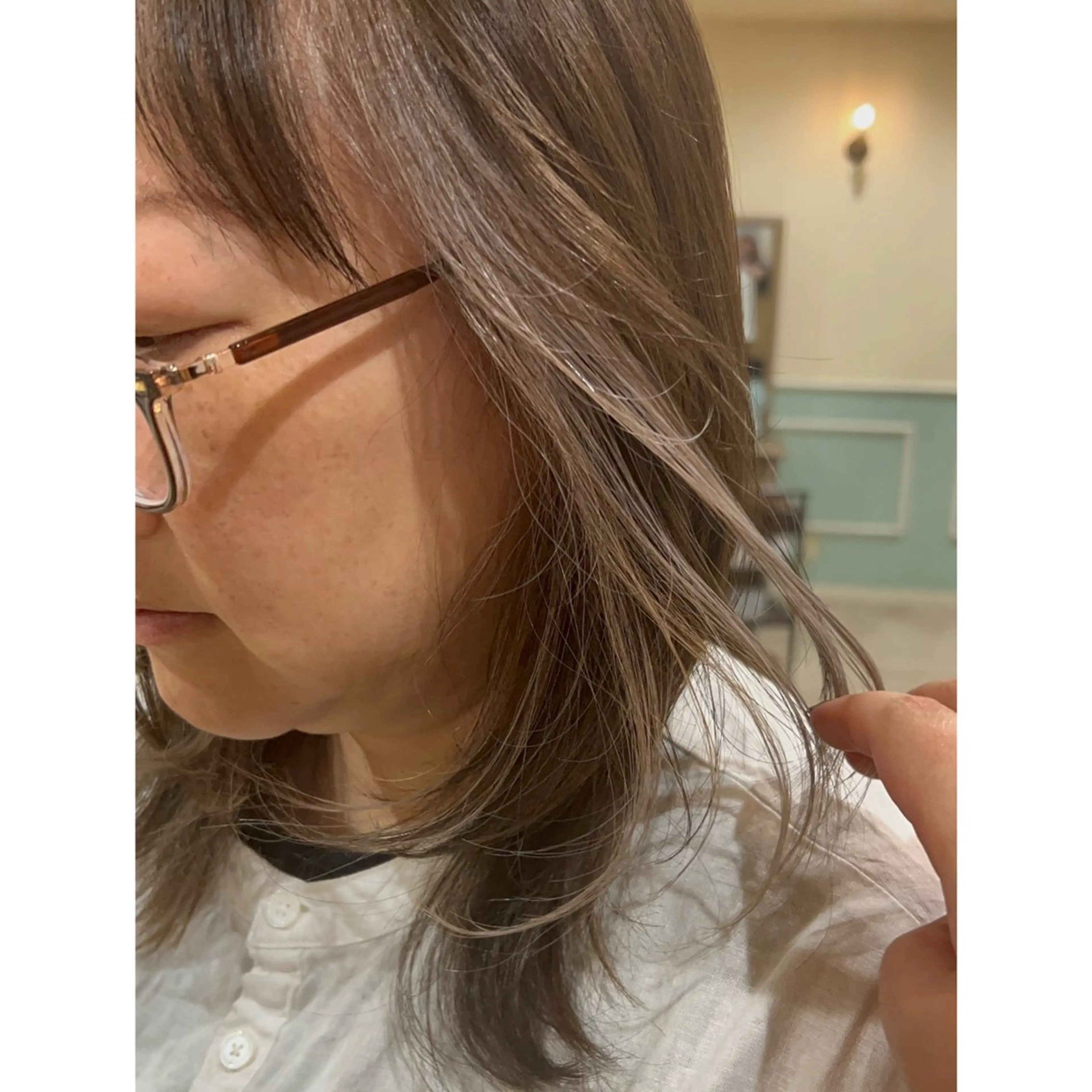 ミディアム カラー ブリーチ カット ヘアカラー トリートメント ヘッドスパ ナツミ🌼新越谷/ 骨格修正/艶髪のヘアスタイル
