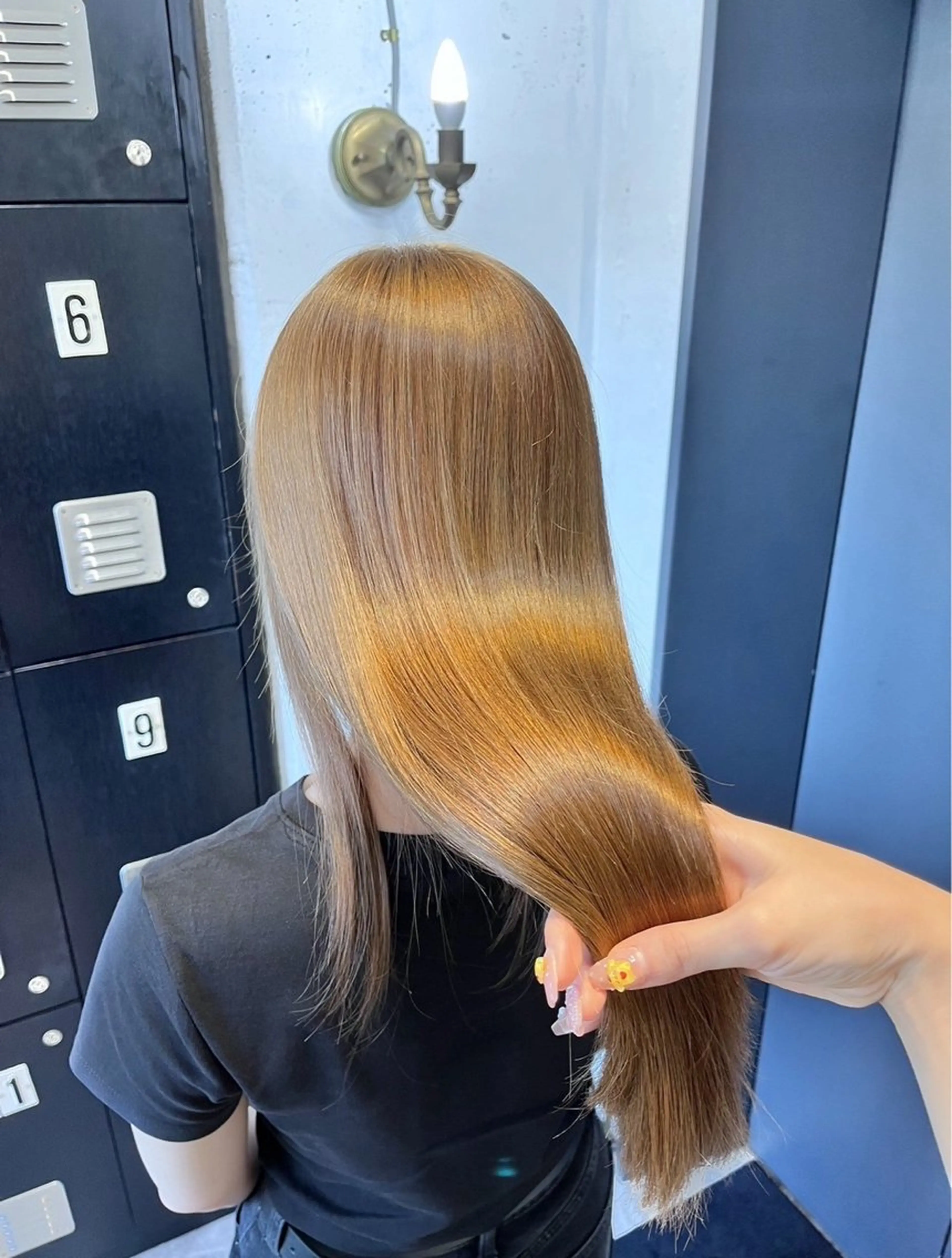 ロング カラー ヘアカラー トリートメント ヘアセット ハイトーン/髪質改善 /Akuaのヘアスタイル