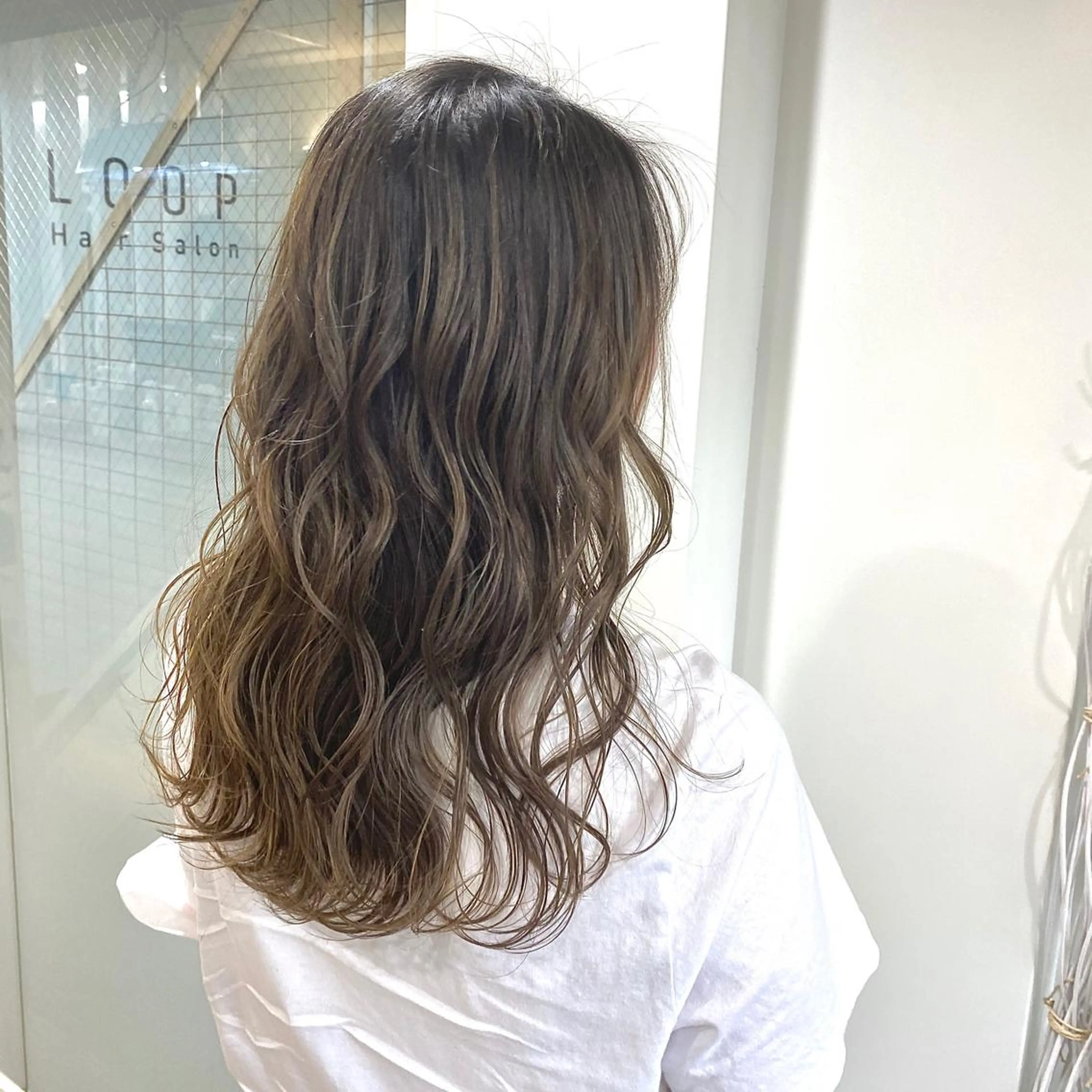 ロング カラー ベージュカラー ハイライトカラー ハイライト カット ヘアカラー トリートメント やじま ひろこのヘアスタイル