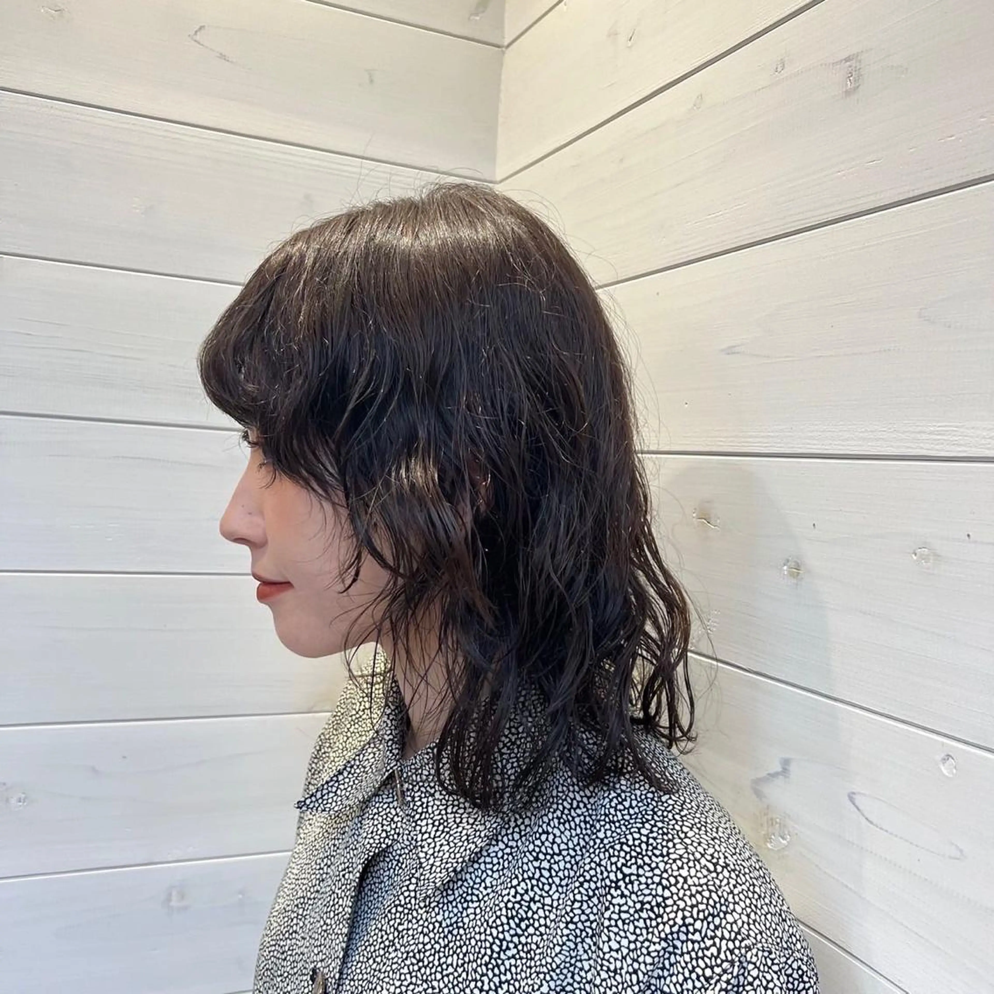 ミディアム カラー パーマ ミディアムパーマ ウルフカット 🍇おぐら めぐみ🍇のヘアスタイル