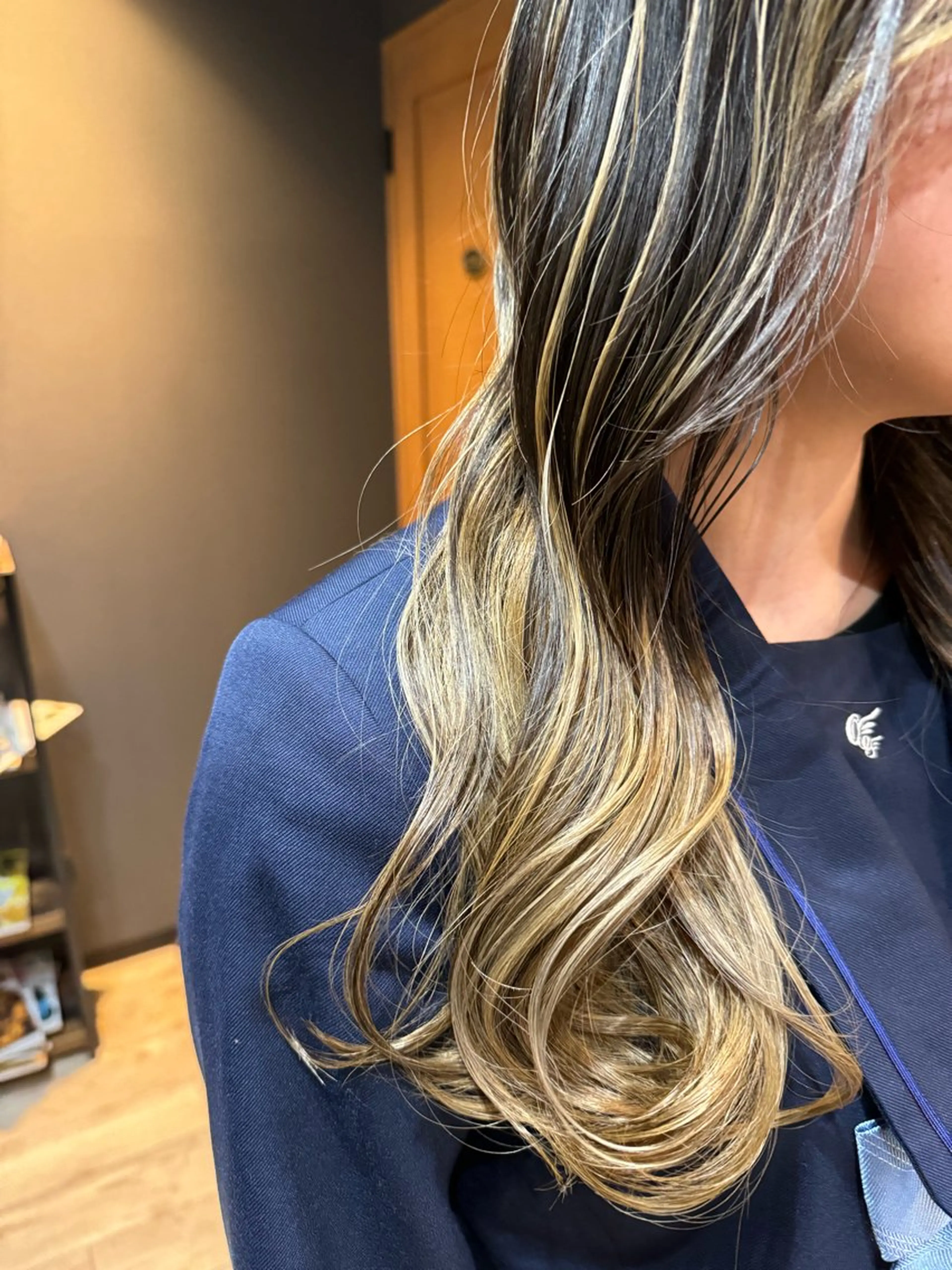 ロング カラー バレイヤージュ ブリーチ ハイライトカラー 外国人風カラー ハイライト ワタナベ テルマサのヘアスタイル