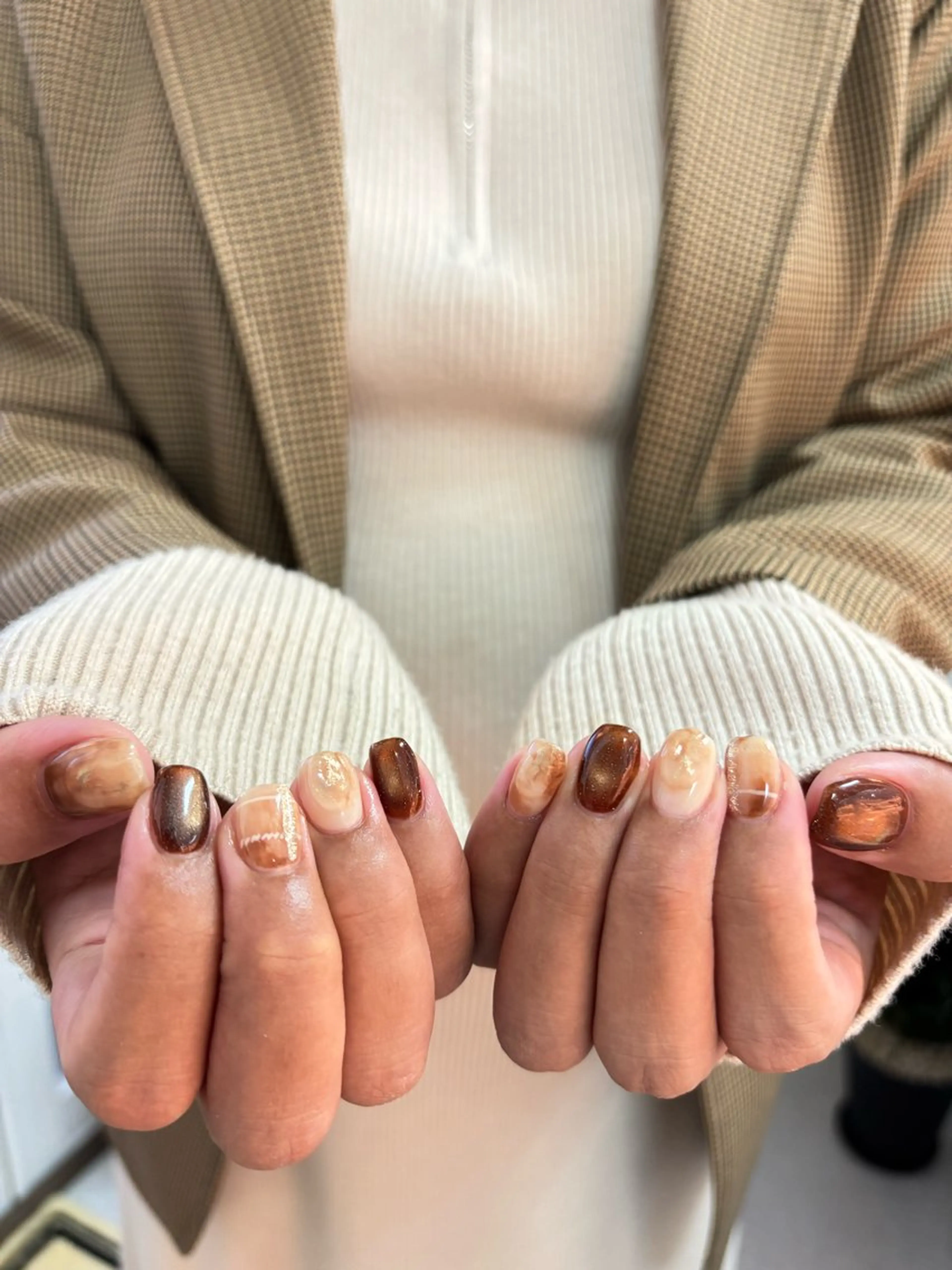 ネイル ブラウン ニュアンスネイル ハンドネイル N° nail_ fuyukaのネイルデザイン
