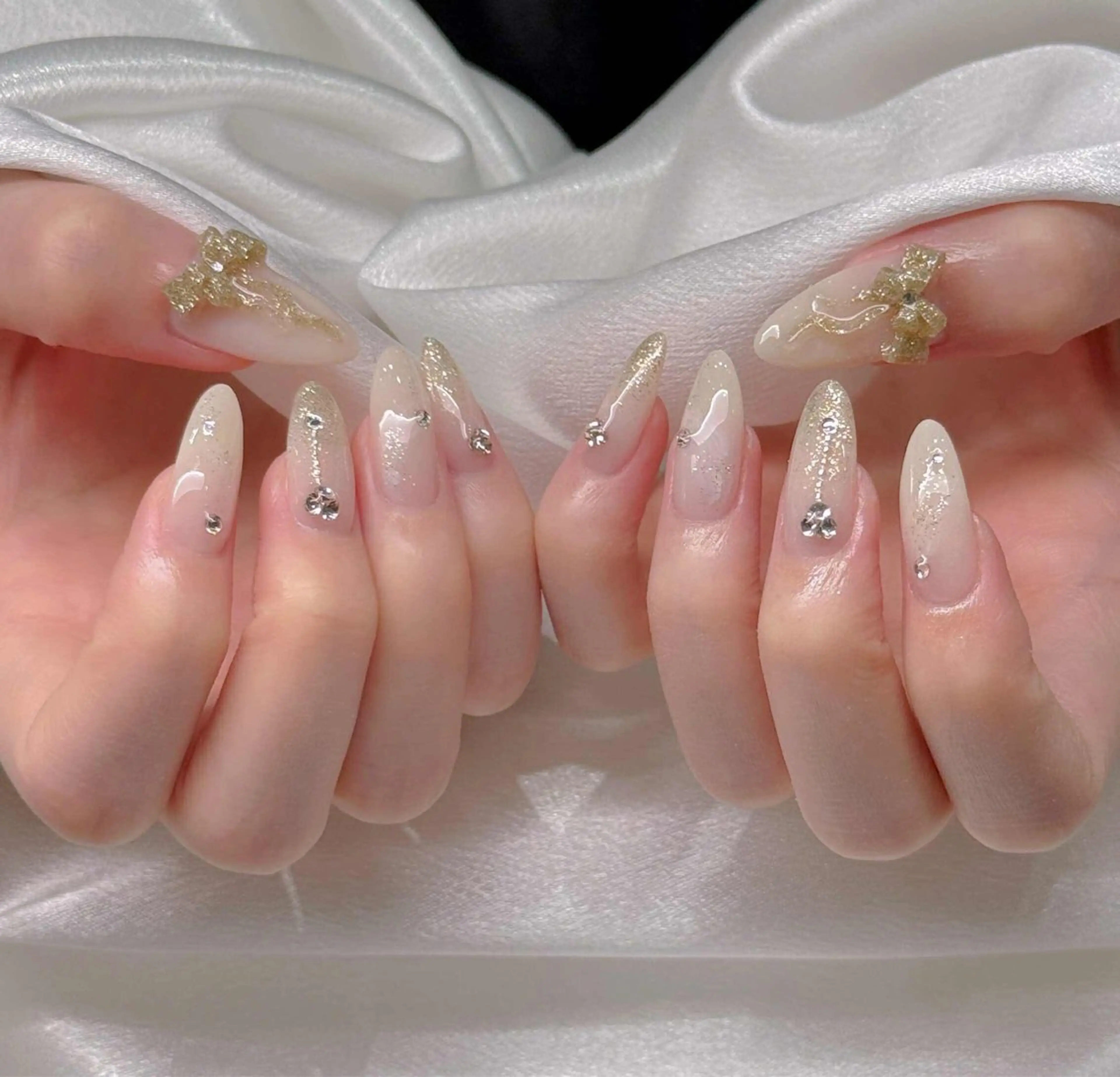 ネイル オーロラネイル ブルー チークネイル 長さ出し フットネイル ハンドネイル NAILS168 池袋西口駅前店のネイルデザイン