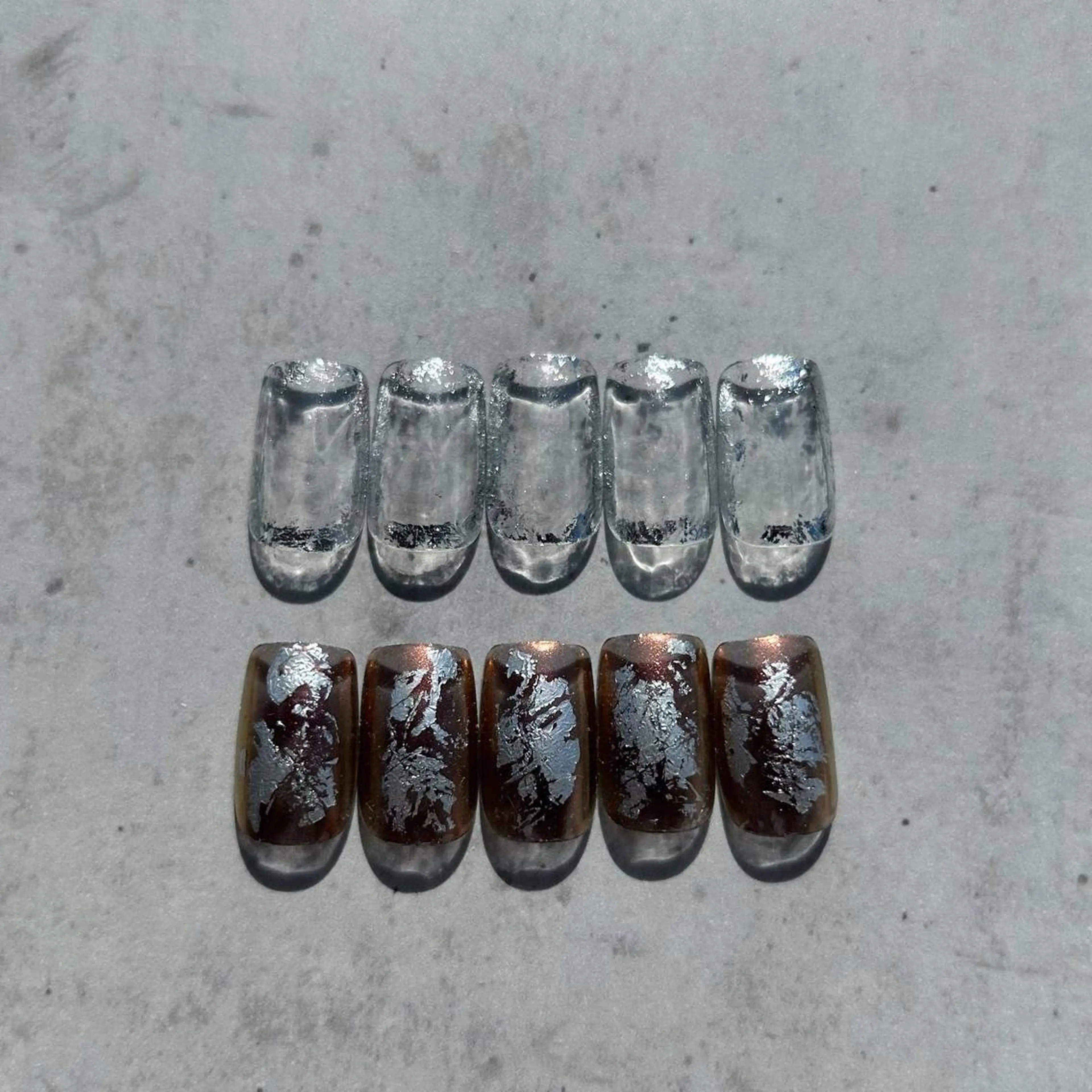 ネイル ブラウン カジュアル ミラーネイル ニュアンスネイル オフィスネイル ハンドネイル ハンドケア lyly.nail所属・lylynail YUUKAのネイルデザイン