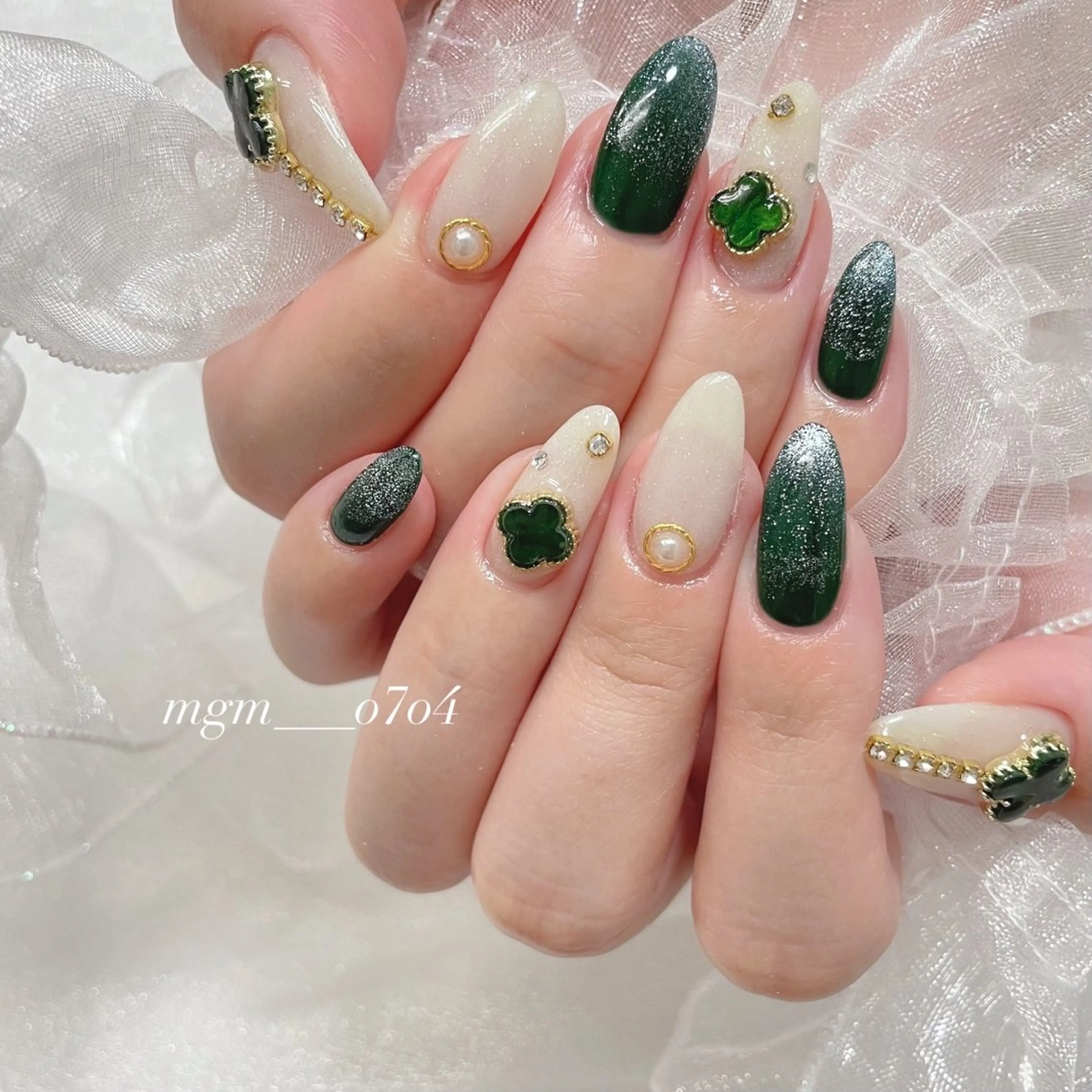 ネイル ハンドネイル ハンドケア MoON...❤︎ MeGuのネイルデザイン