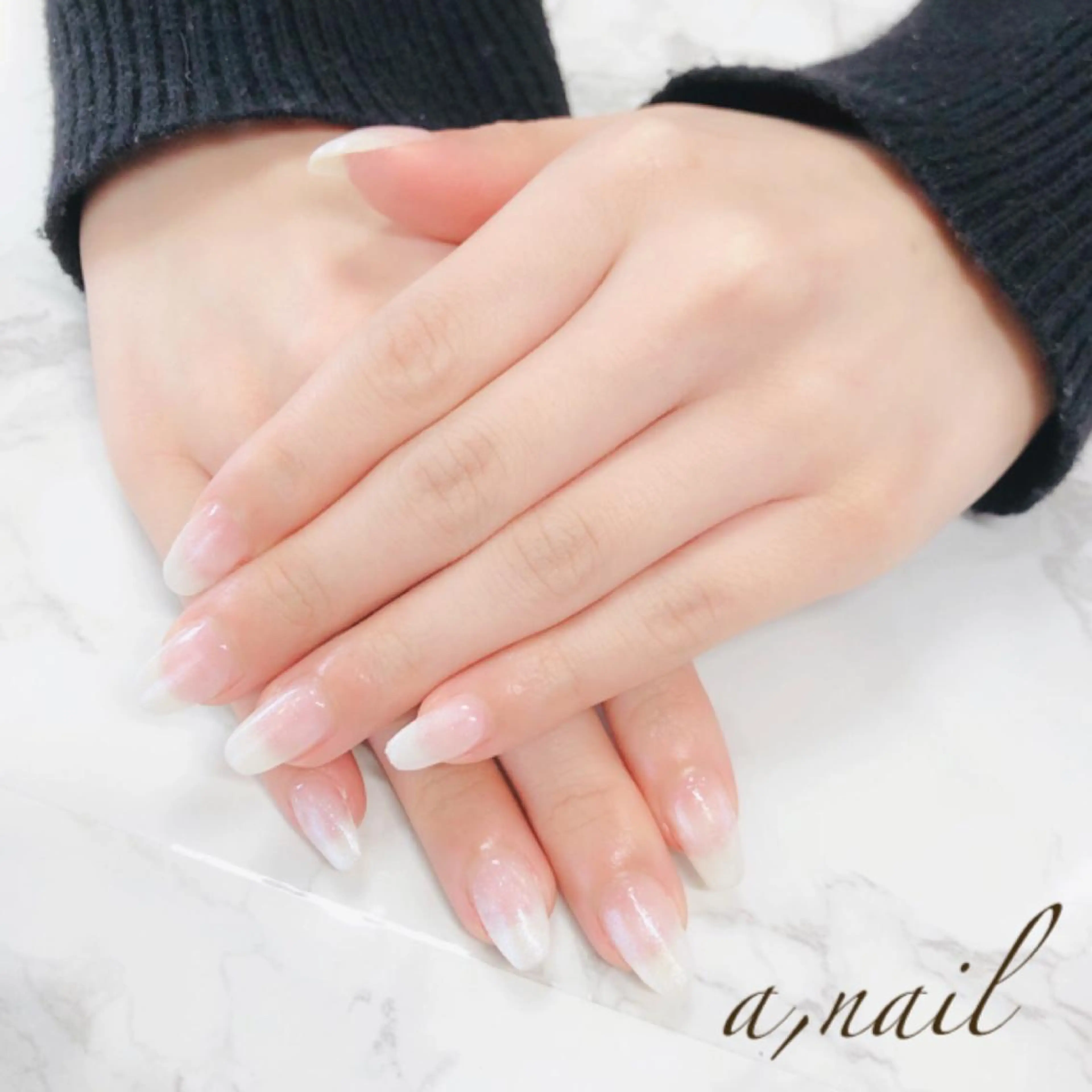 ネイル フットネイル グラデーション ラメ(グリッター) ニュアンスネイル オフィスネイル ハンドネイル ネイルサロン エーネイルのネイルデザイン