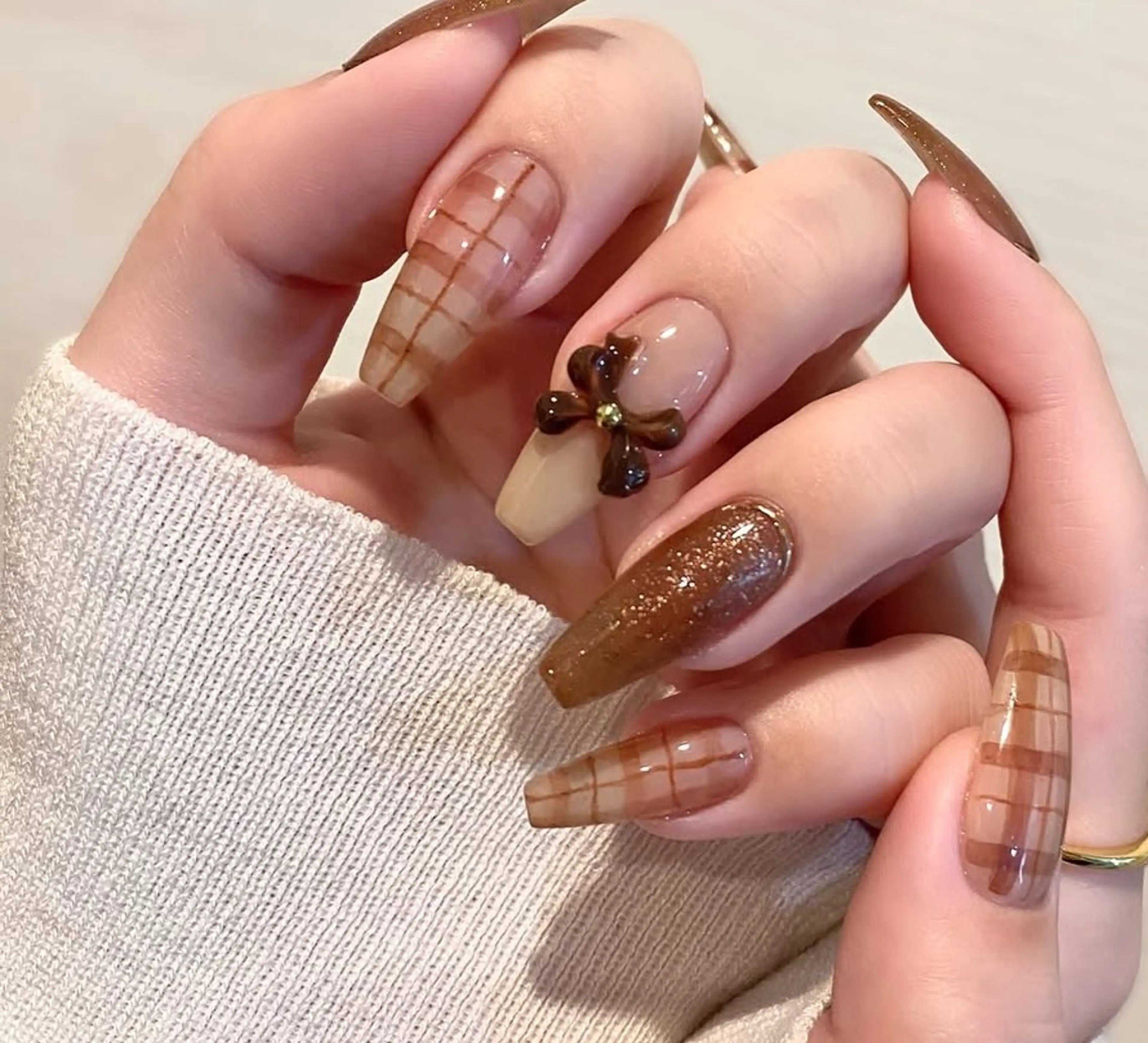 ネイル アートネイル 長さ出し ジェルネイル マグネットネイル ニュアンスネイル Kanao_ CloudyChanのネイルデザイン