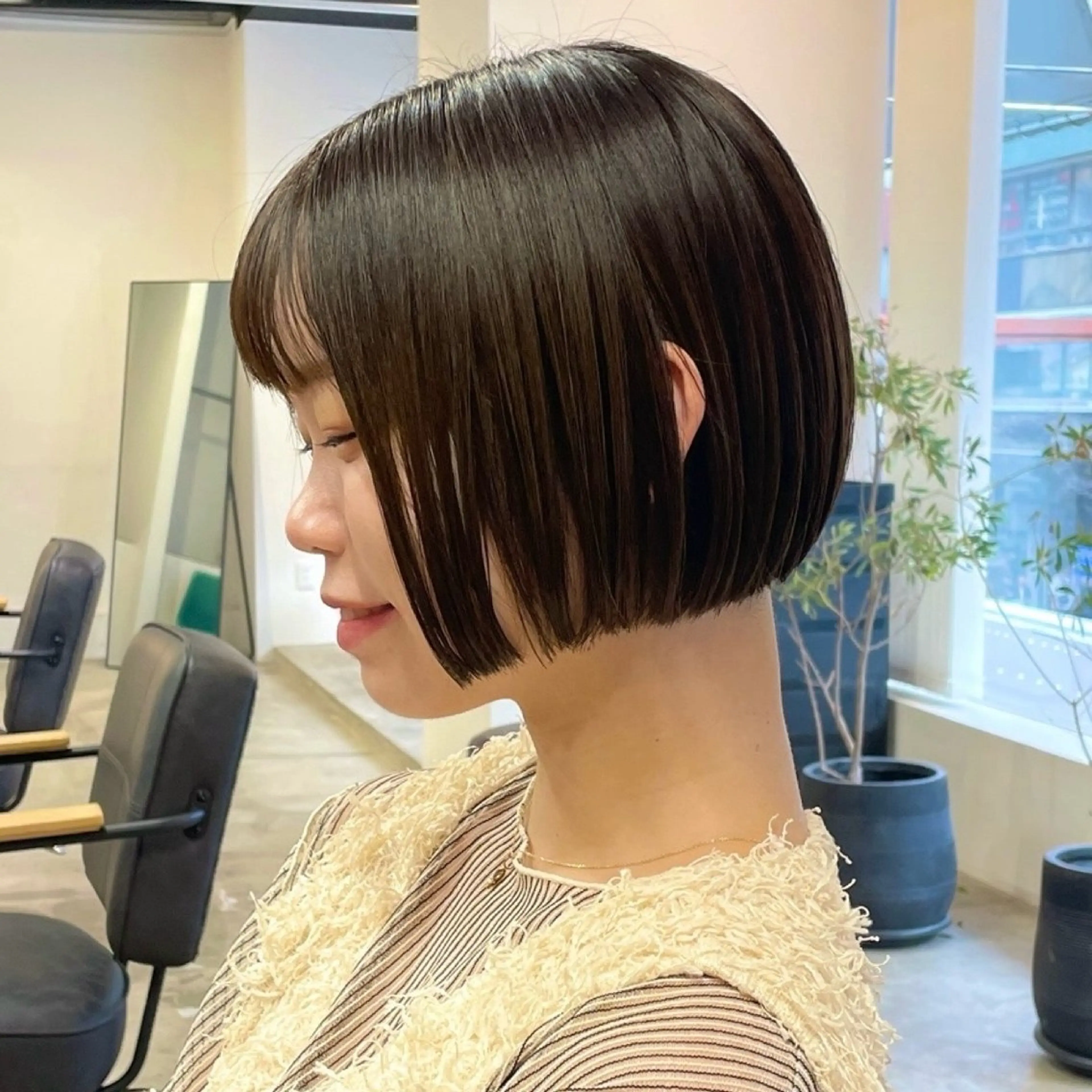 ショート カラー オリーブカラー ボブ カット ヘアカラー 韓国風/レイヤー/ note アヤナのヘアスタイル