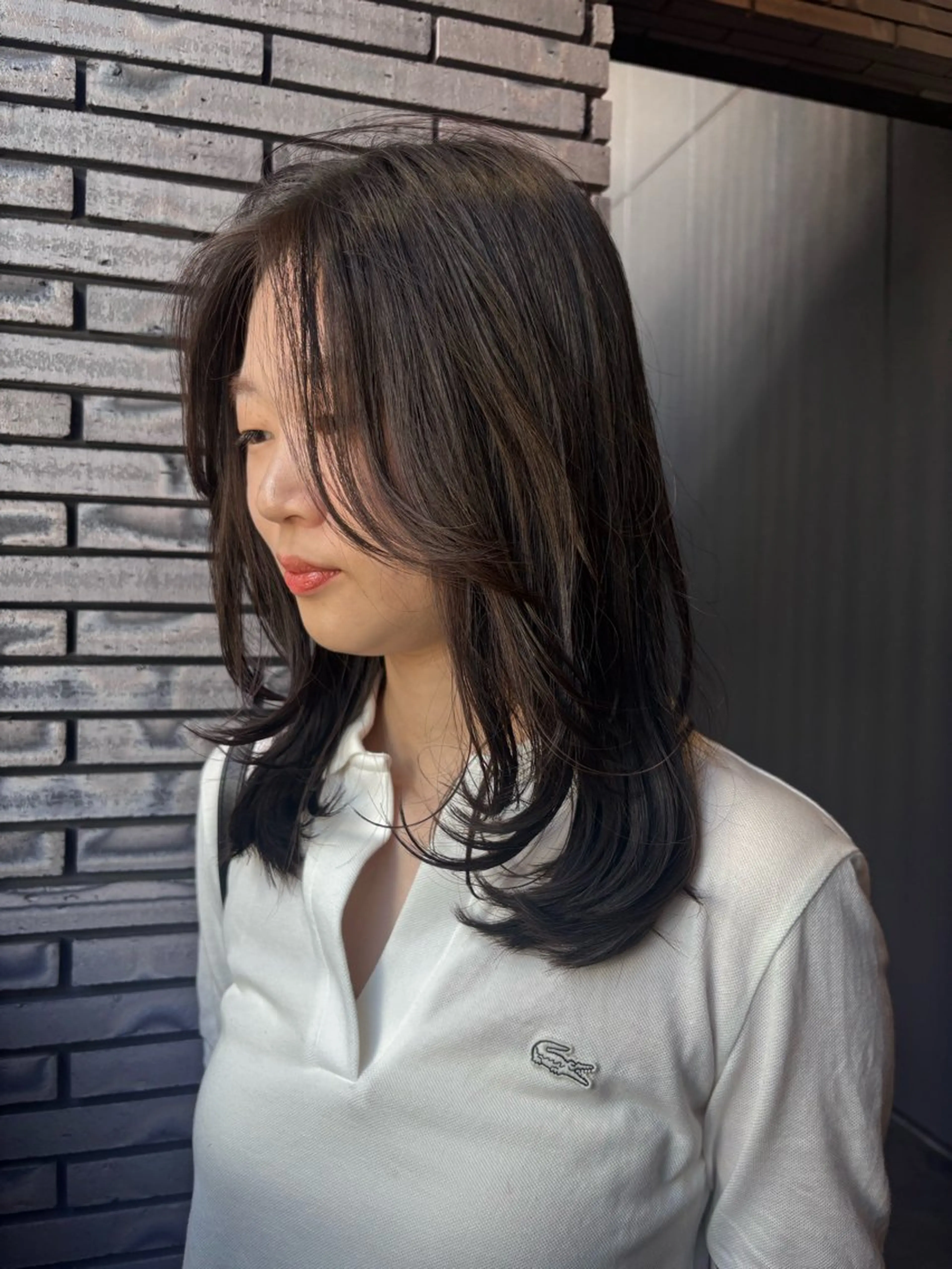 セミロング ウシロダ メグミのヘアスタイル