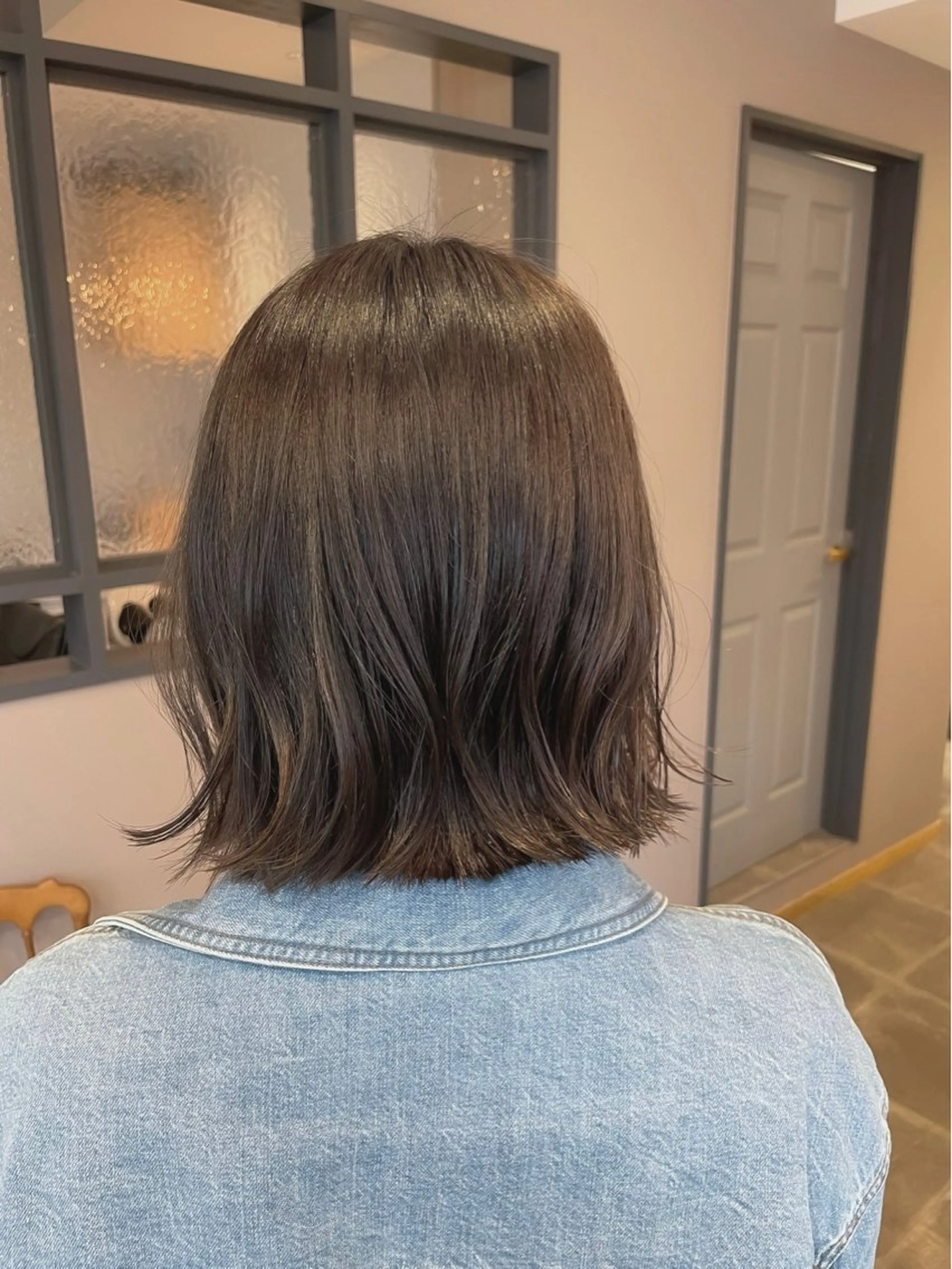 ミディアム カラー カット ヘアカラー トリートメント 西村 れいのヘアスタイル