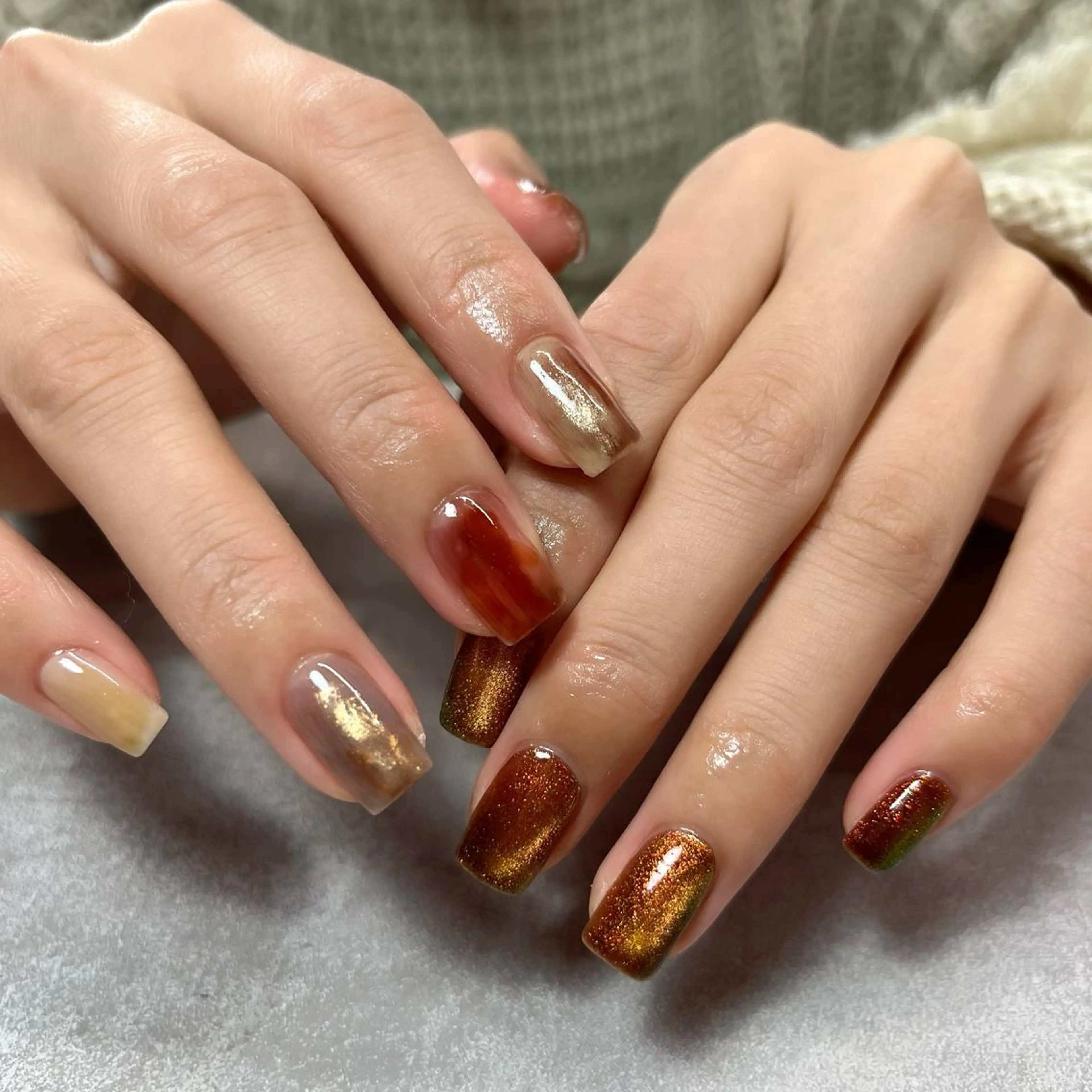 ネイル ブラウン マグネットネイル ニュアンスネイル Koa nails.のネイルデザイン