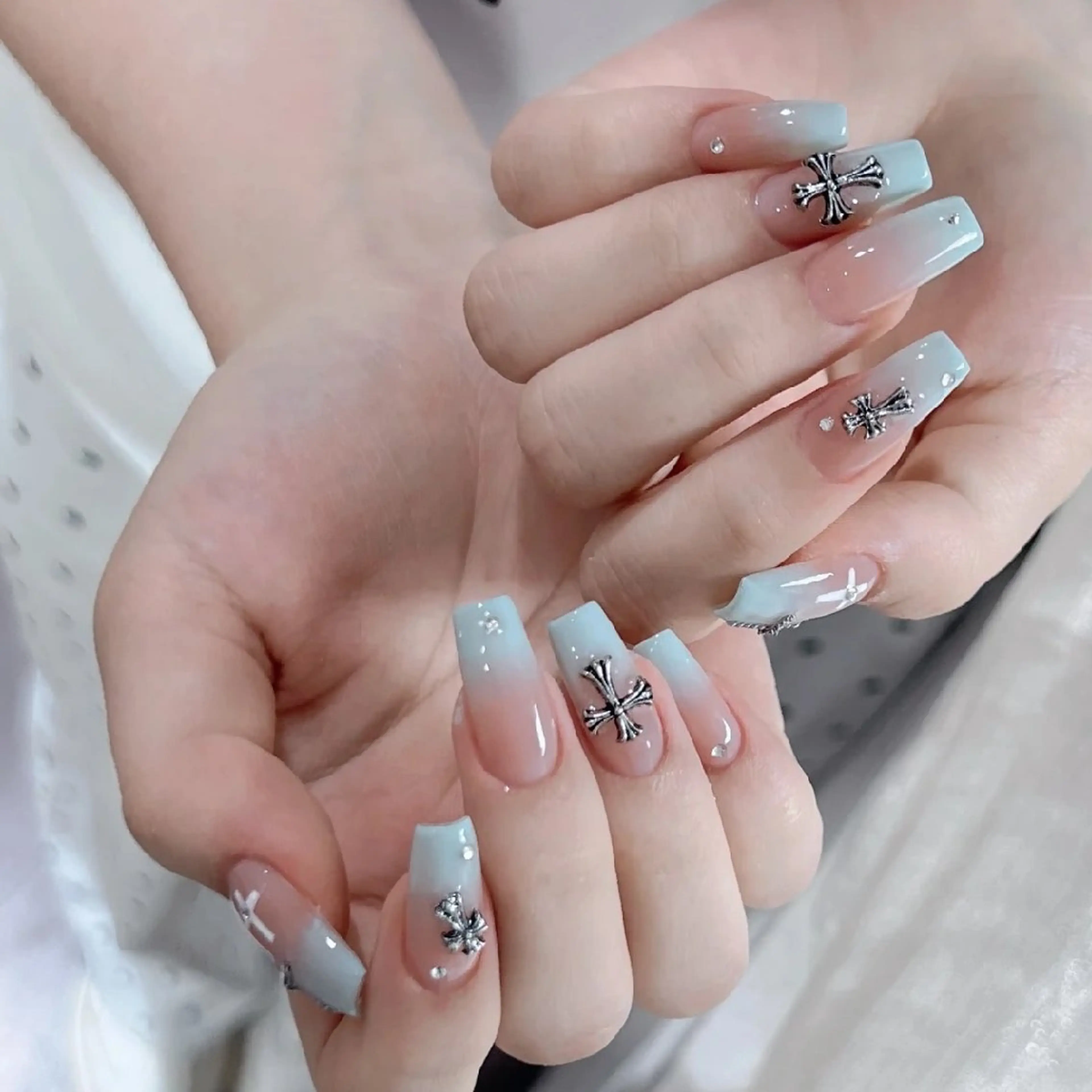 ネイル ハンドネイル ネイリストゆか💅 長さだし、深爪矯正のネイルデザイン