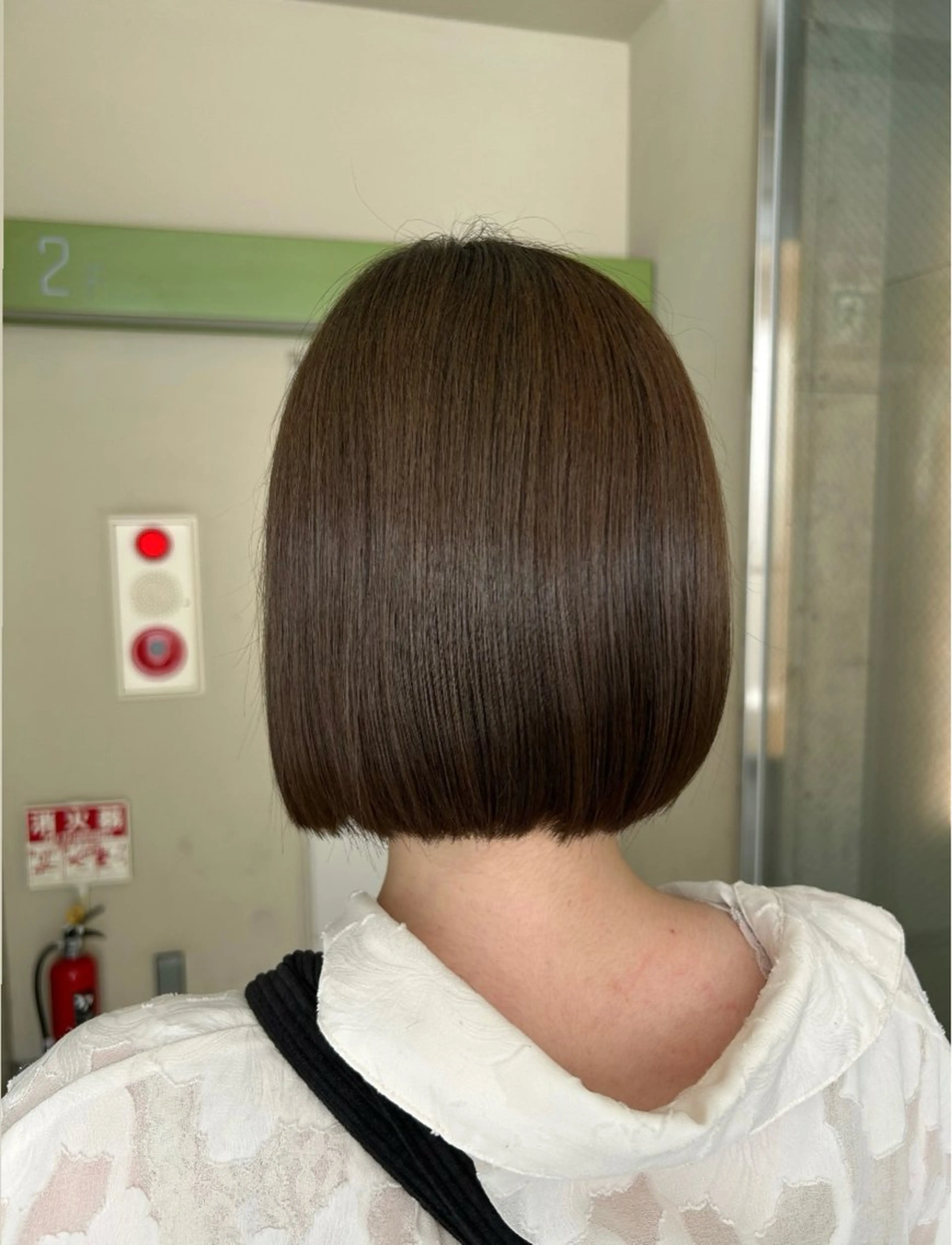 ショート .AIRI🌼 暖色/ぱつっとぼぶのヘアスタイル