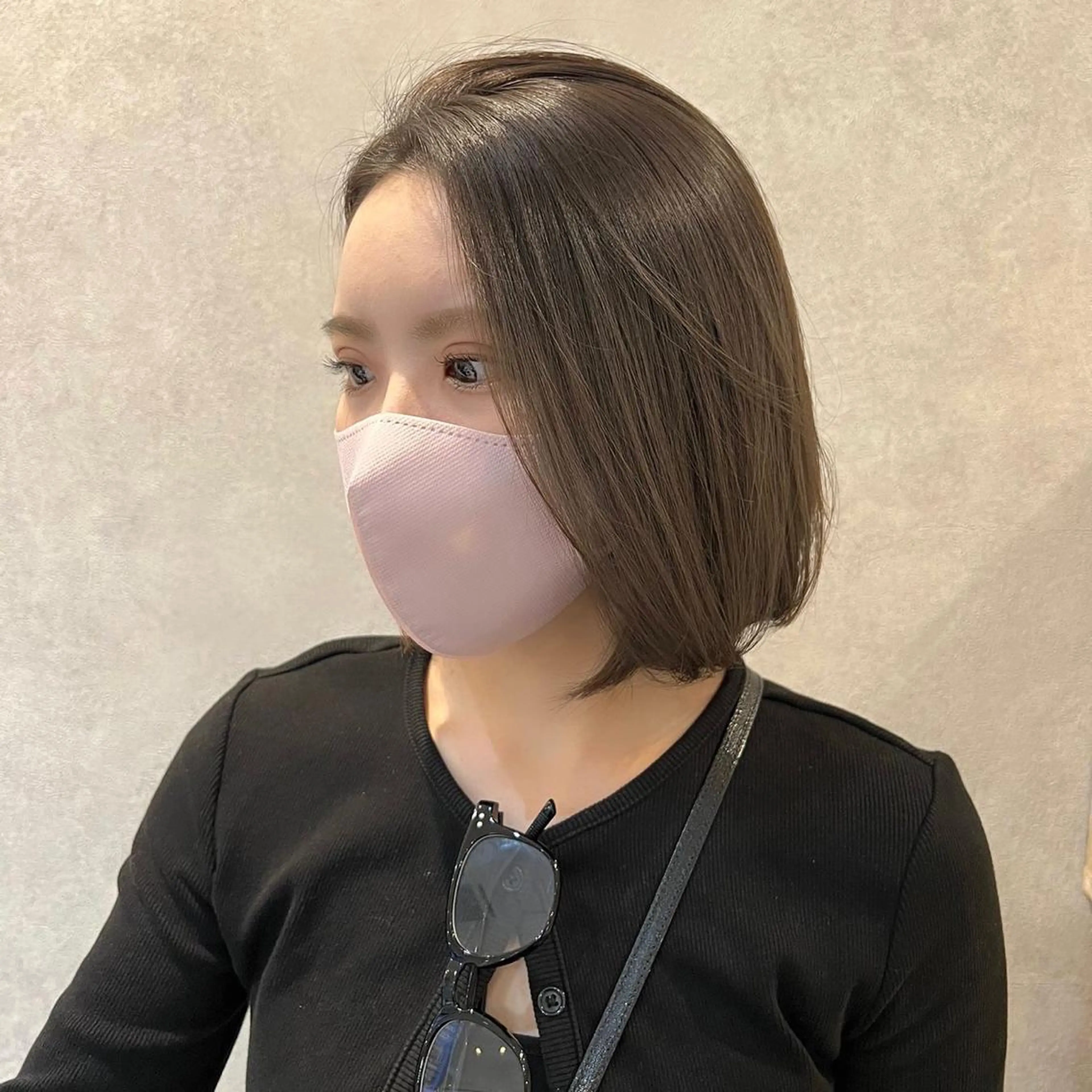 ミディアム ANNA /艶髪/ハイトーンのヘアスタイル