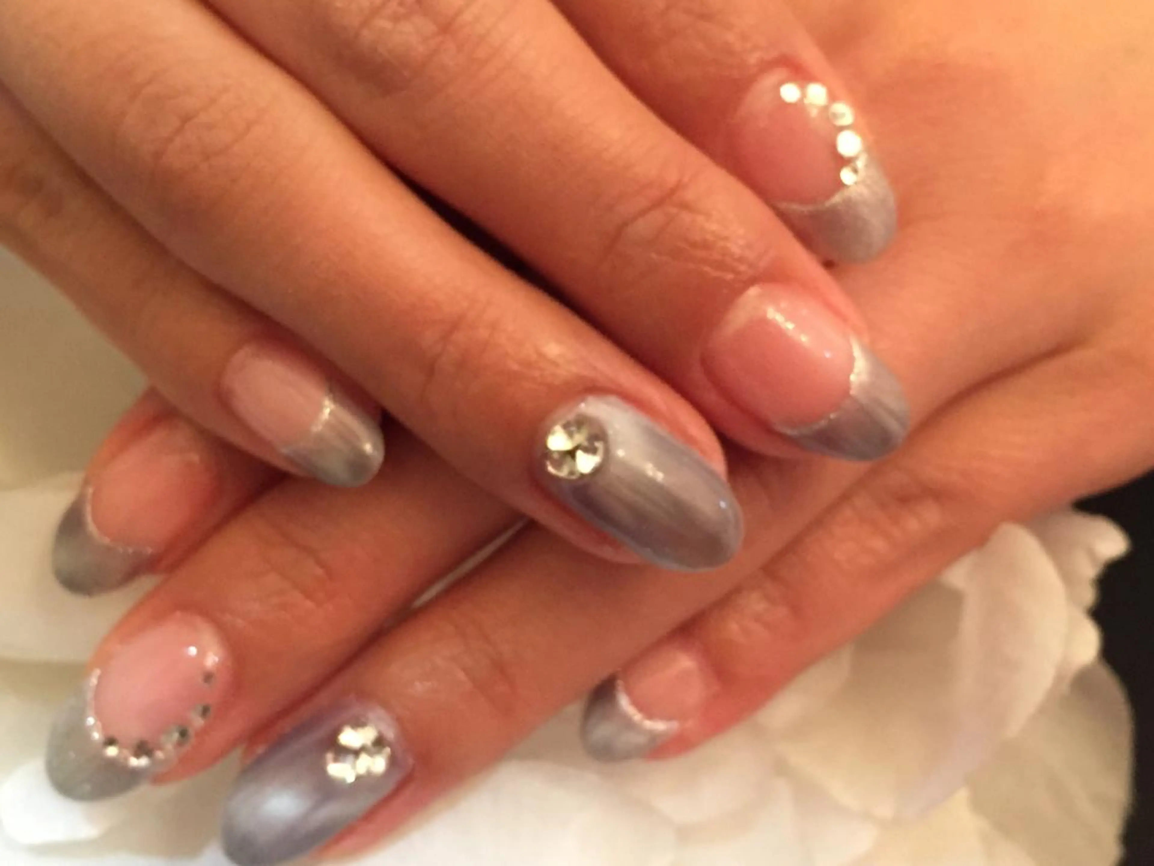 ミディアム SINCERELY シンシアリー🌈のネイルデザイン