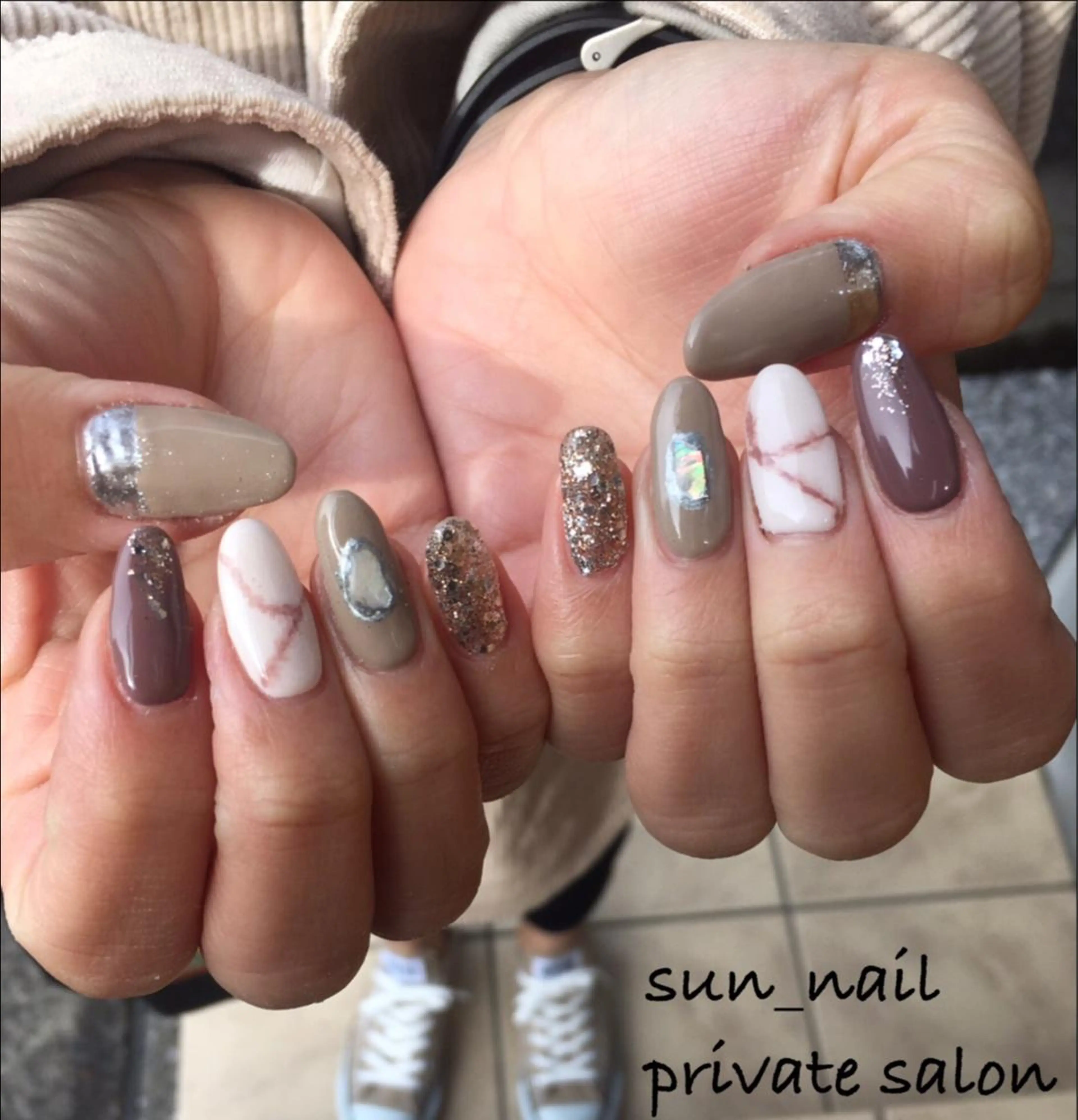 ネイル アートネイル べっ甲ネイル ブラウン ジェルネイル ゴールド . unffのネイルデザイン