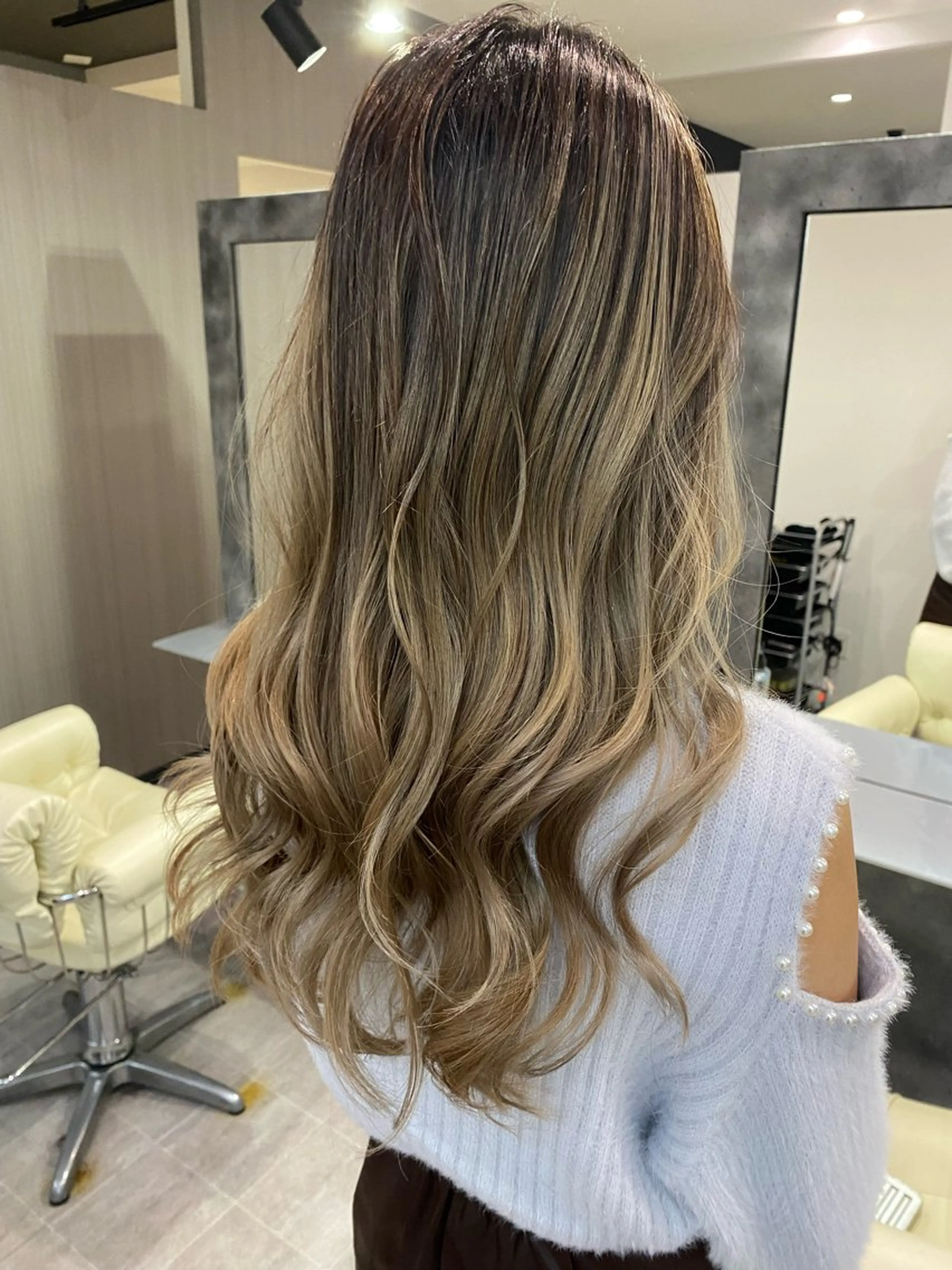 ロング カラー hair make huit8所属・ハイライト&ブリーチ 💇🏼‍♀MAHOのヘアスタイル