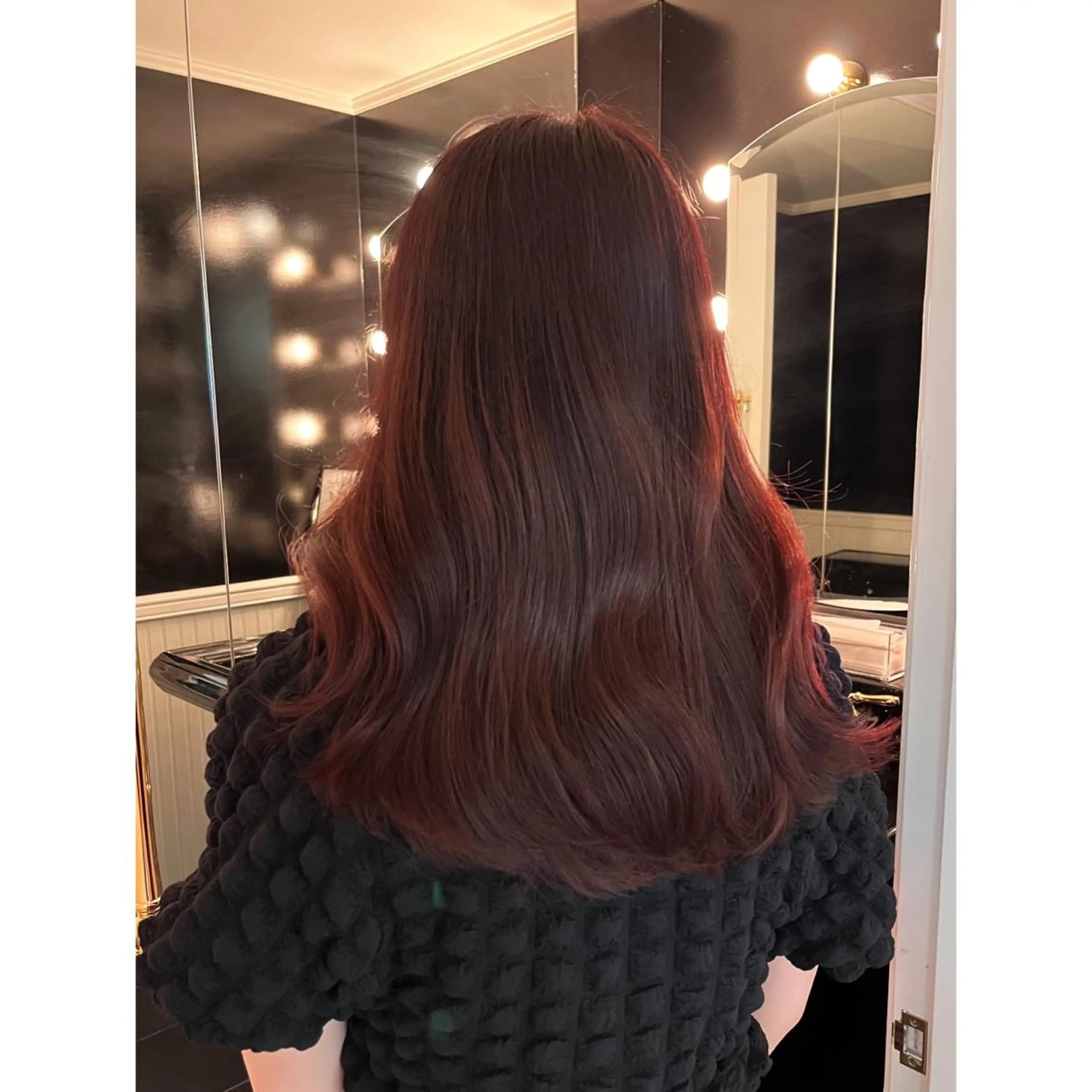 セミロング カラー ブリーチ ヘアカラー LOTTA CUCCI所属・miyu /トレンド カラー×艶髪のヘアスタイル