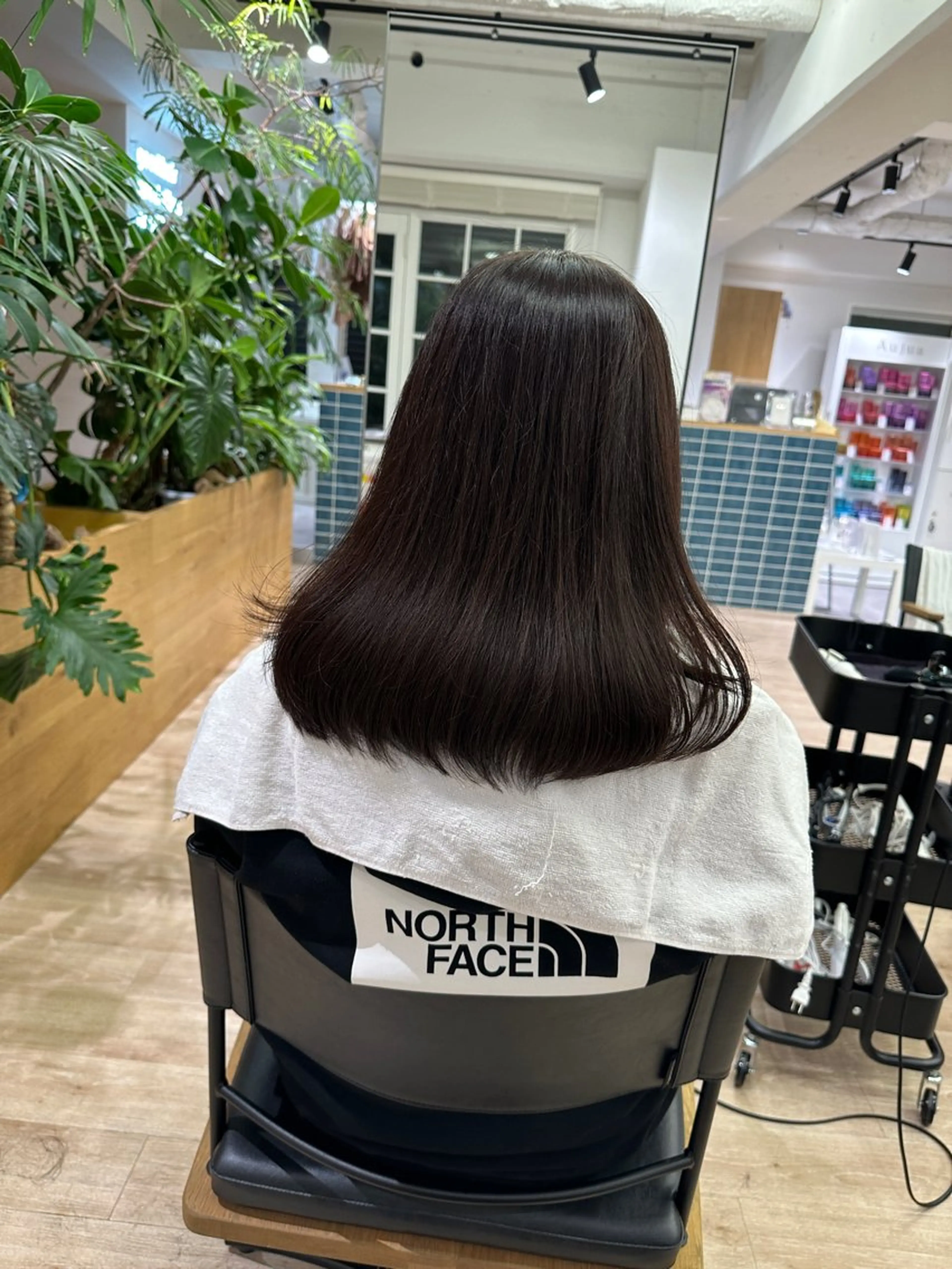 ミディアム 川上 彩夏のヘアスタイル