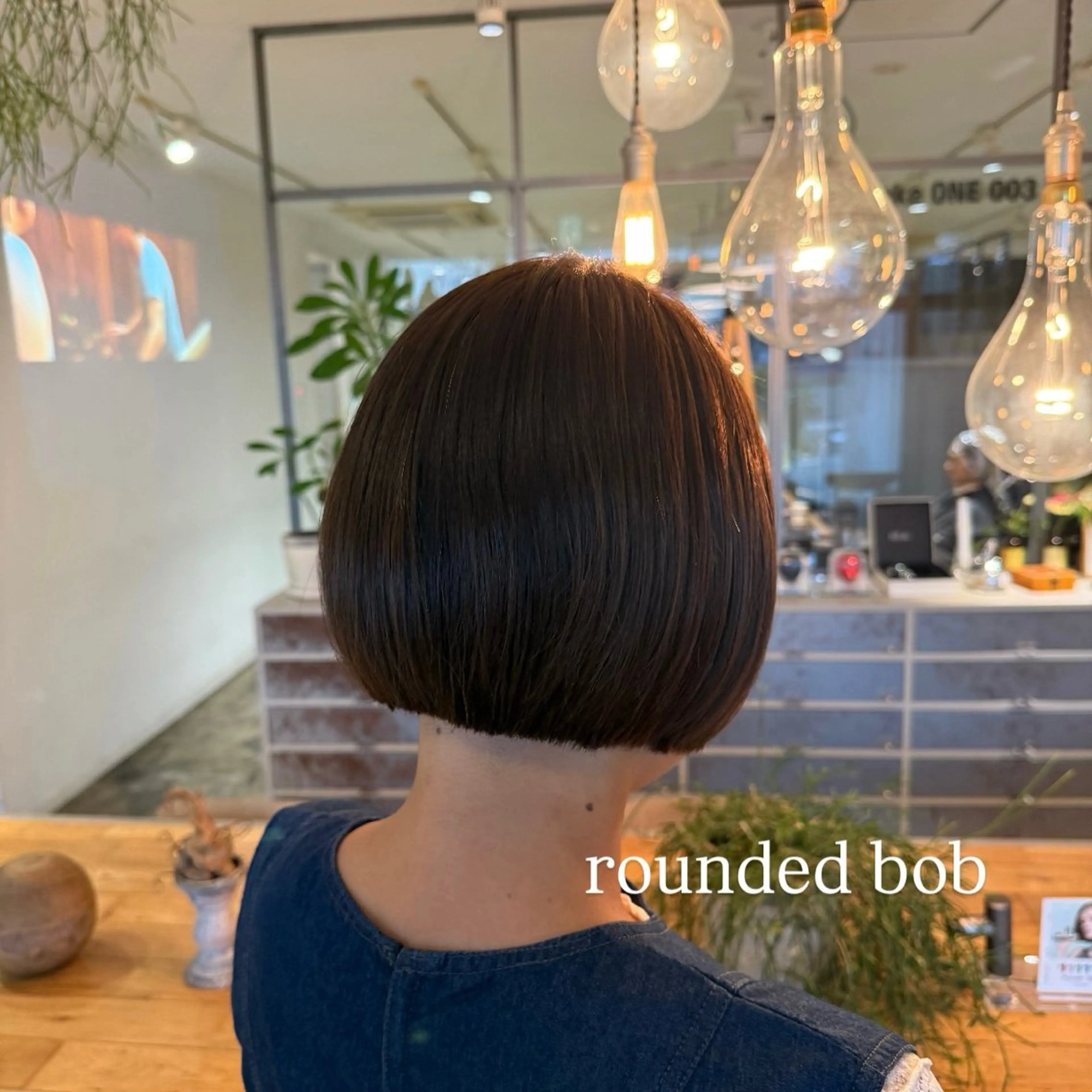 ショート カラー ヘアアレンジ ボブ カット ヘアカラー トリートメント 飯島 美海のヘアスタイル