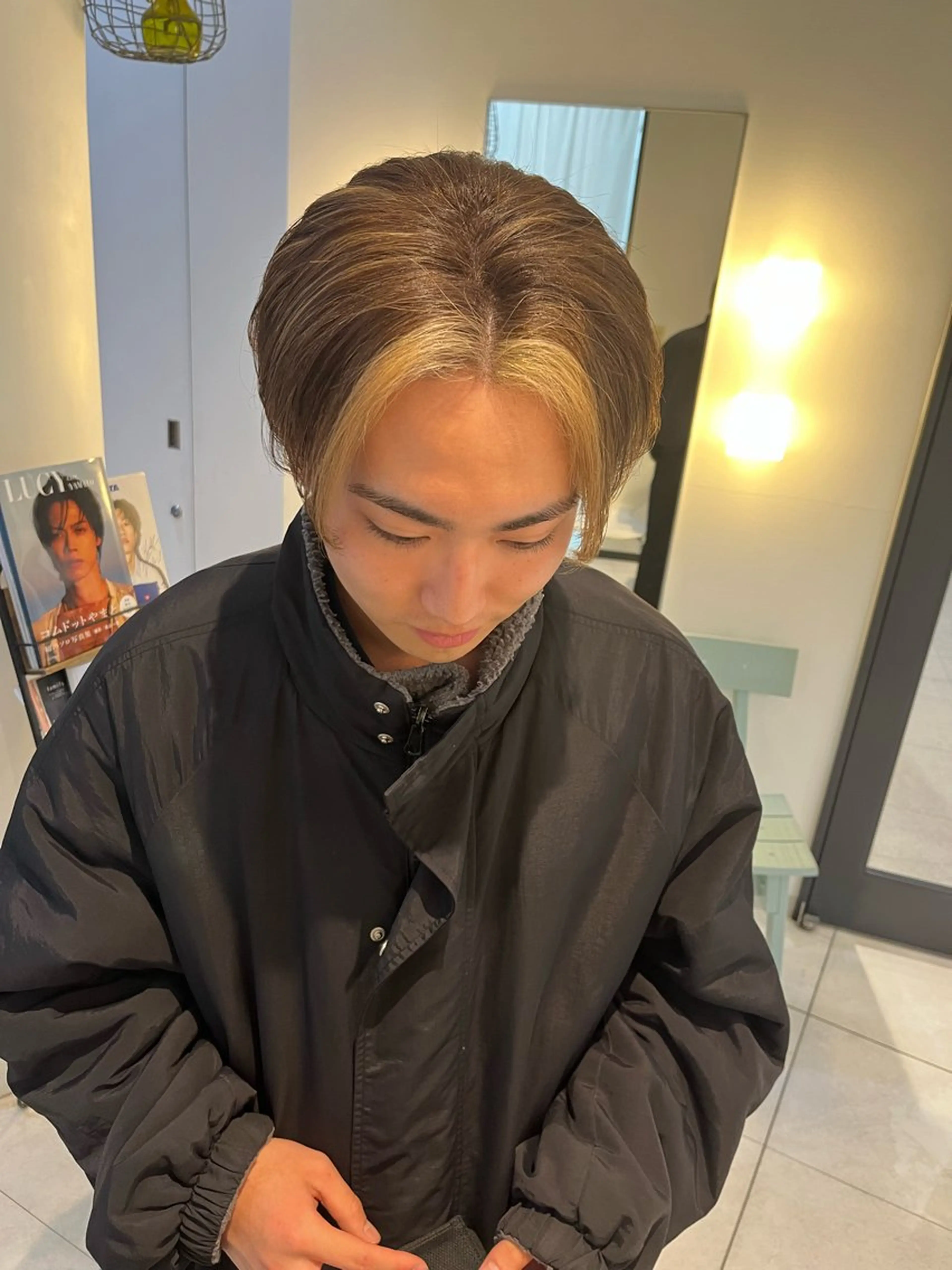 ショート カラー ブリーチ ハイライトカラー ハイライト カット ヘアカラー トリートメント くさかみさき🌼暖色 /耳つぼ/オタク🌼のヘアスタイル