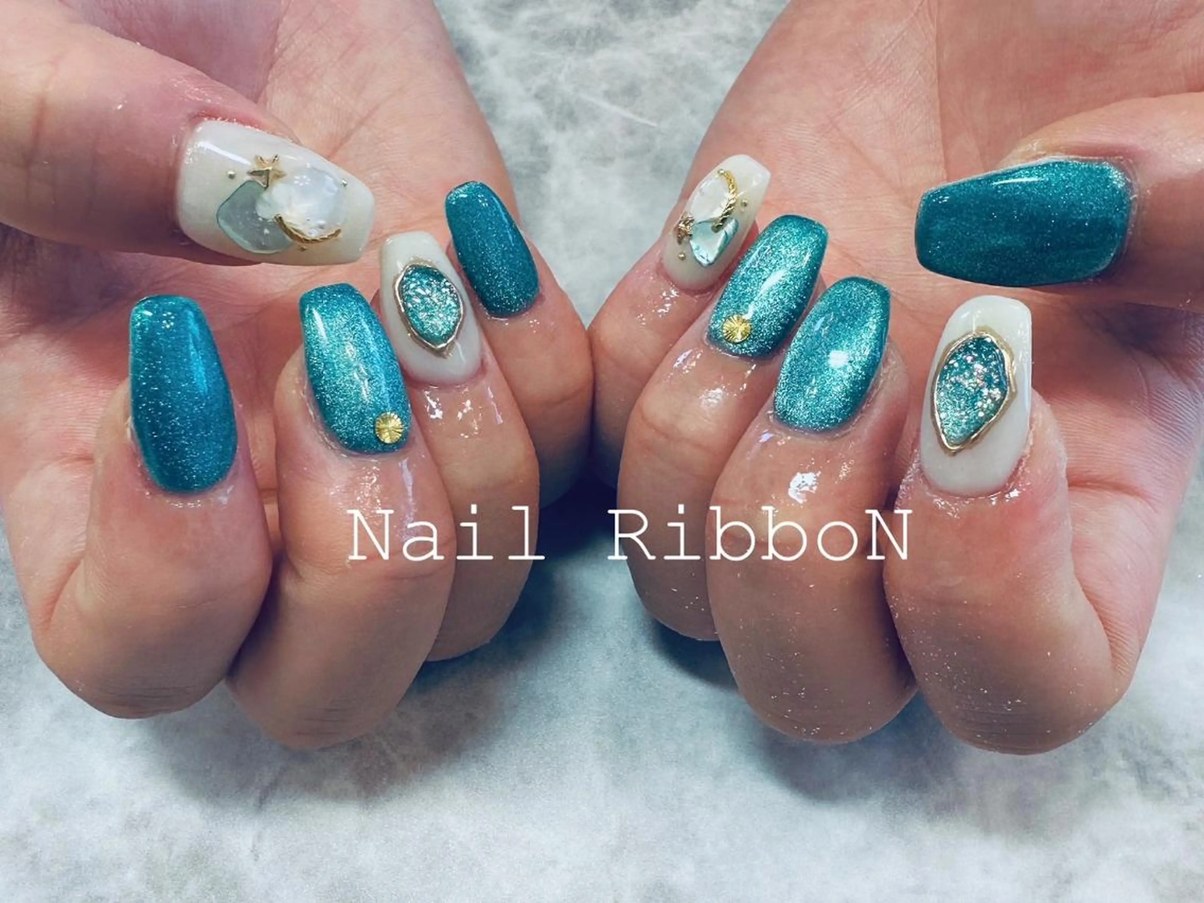 ネイル ネイルリボン 受付スタッフのネイルデザイン