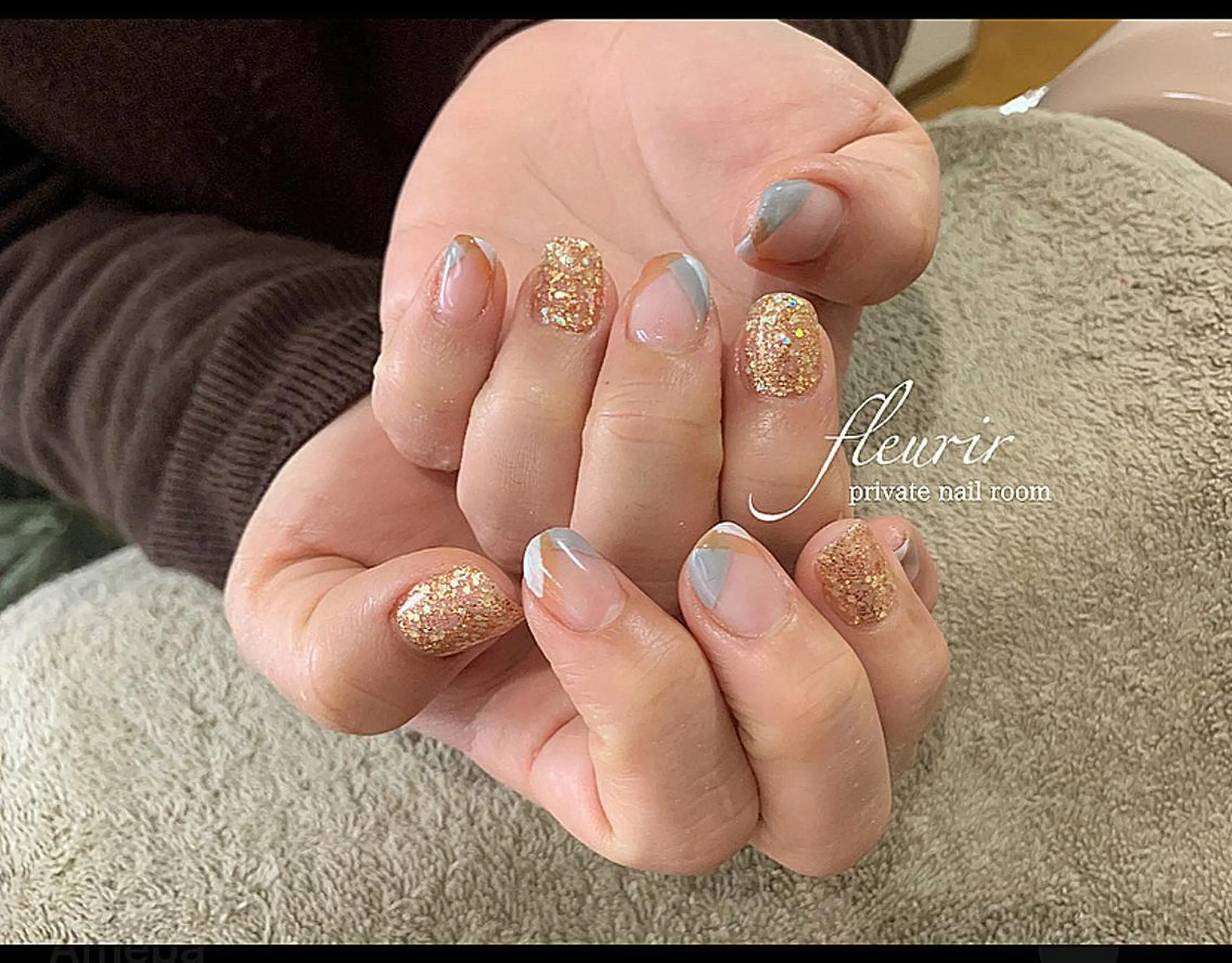 ネイル フレンチネイル ゴールド ラメ(グリッター) ワンカラーネイル フルリール 【プライベートサロンのネイルデザイン