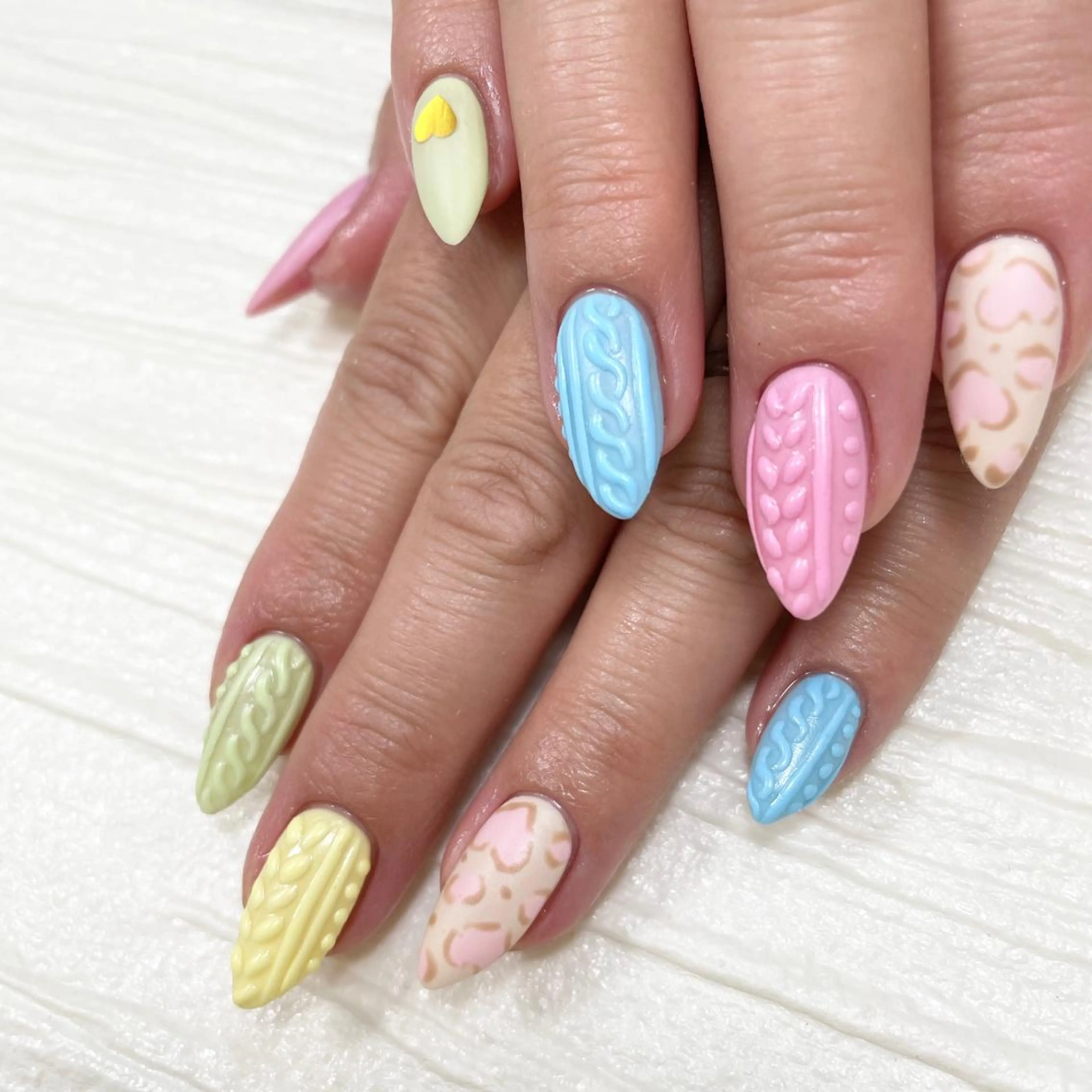 ネイル Nail Blue512所属・Nailist MINORIのネイルデザイン