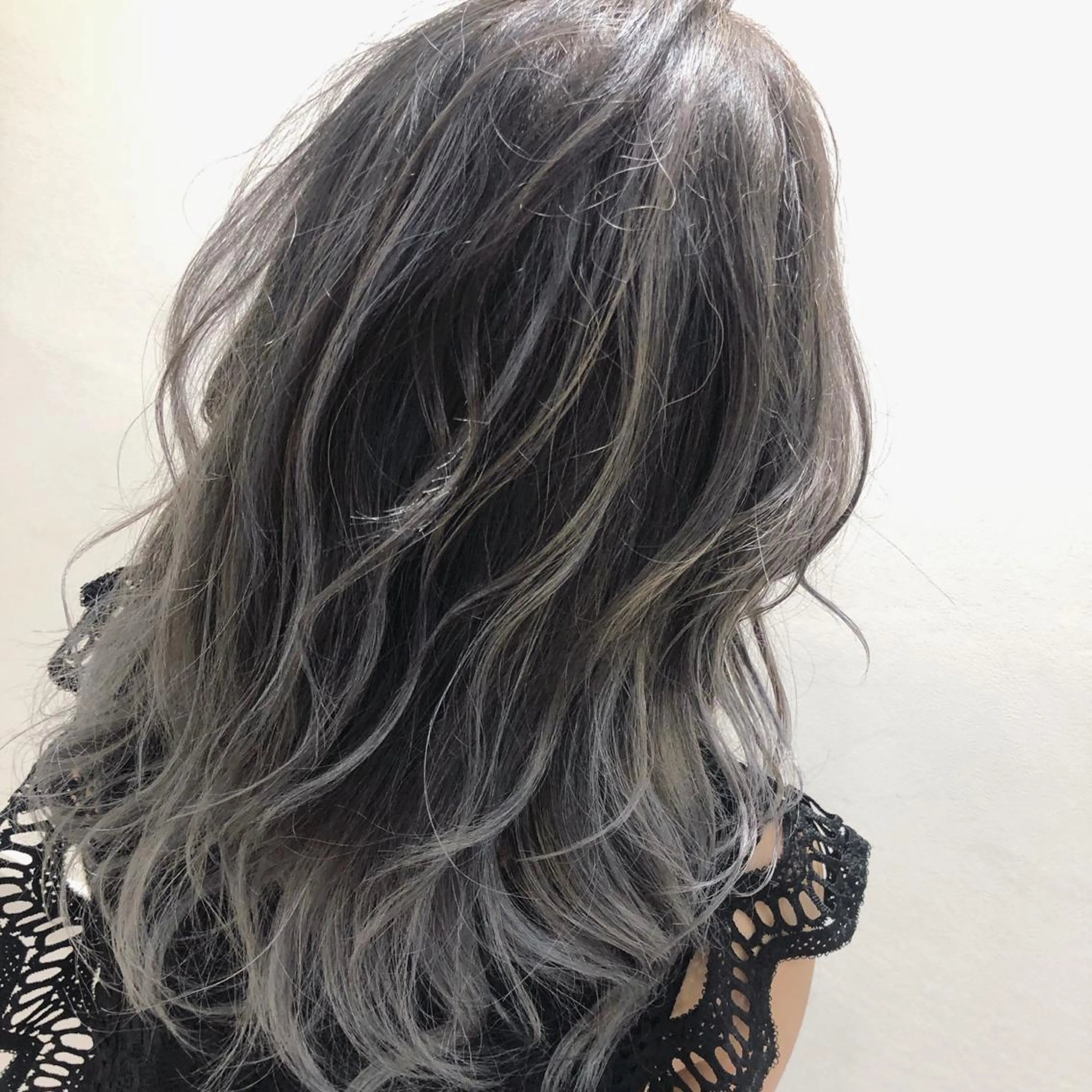 ロング レイヤーカット ノアヘアデザイン町田店所属・ショートヘア特化 mayaのヘアスタイル