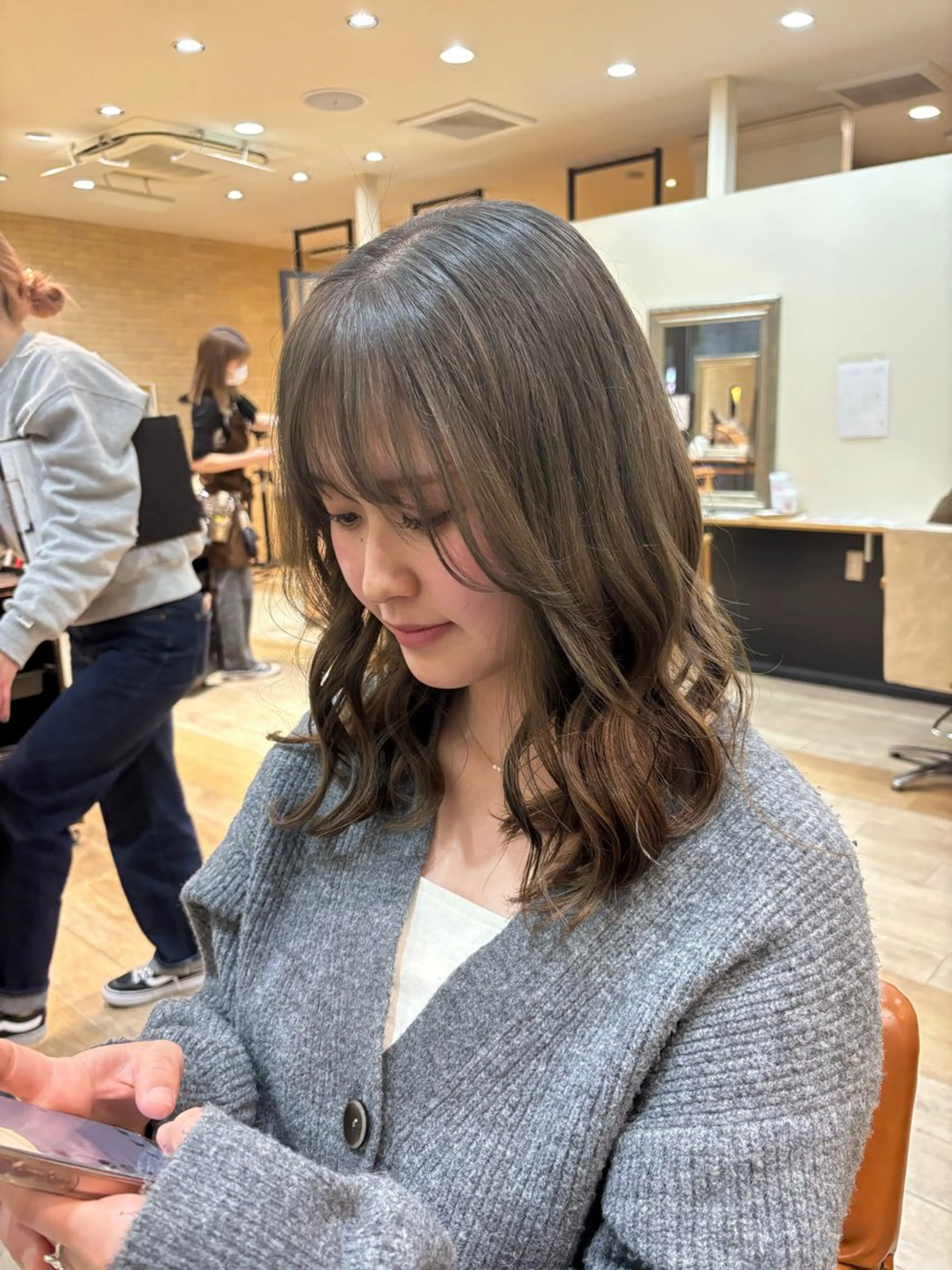 カラー ヘアカラー トリートメント しおり🍬 KOKORO🤍のヘアスタイル