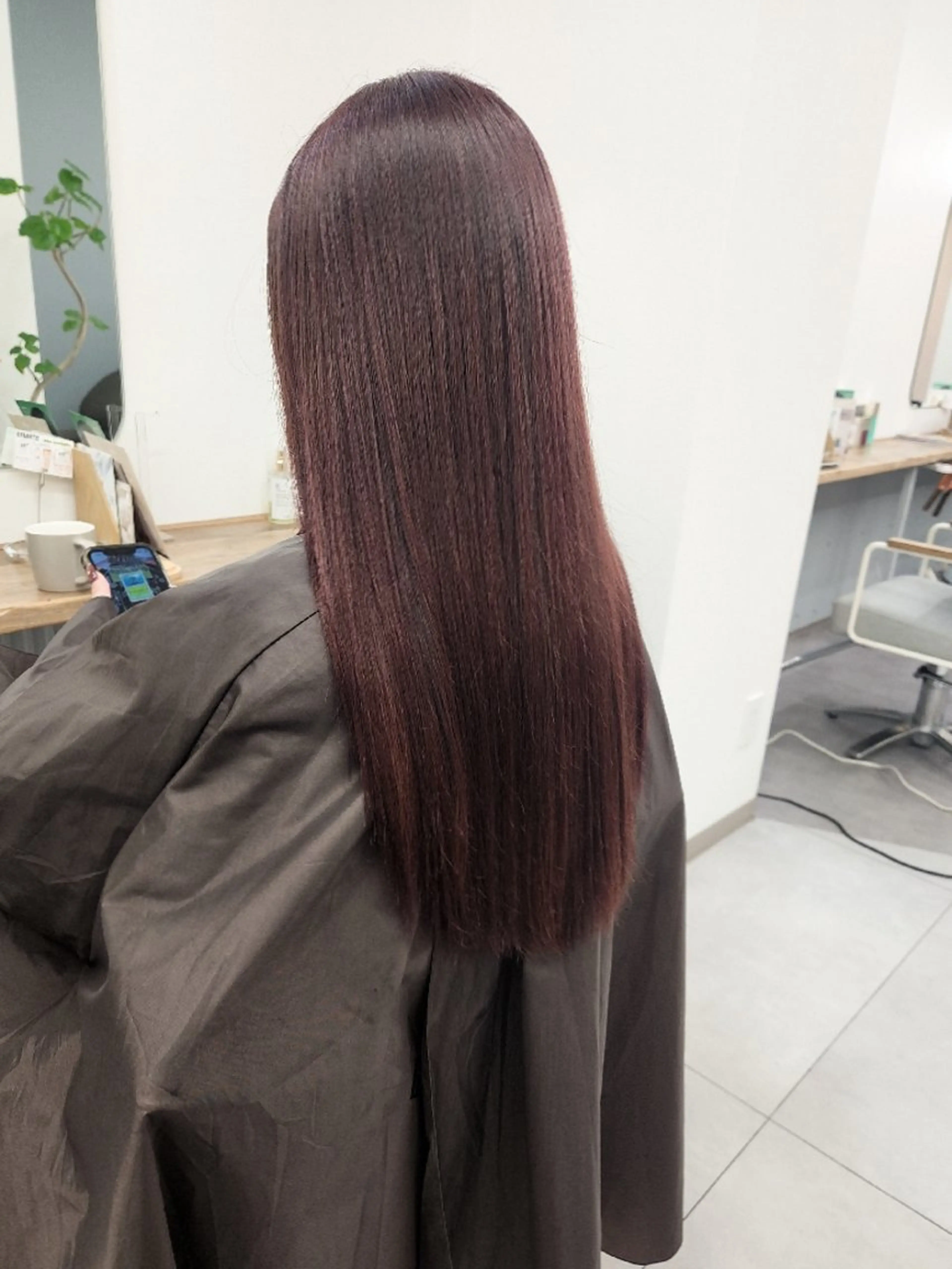 ロング カット ヘアカラー トリートメント Era Hatsuneのヘアスタイル