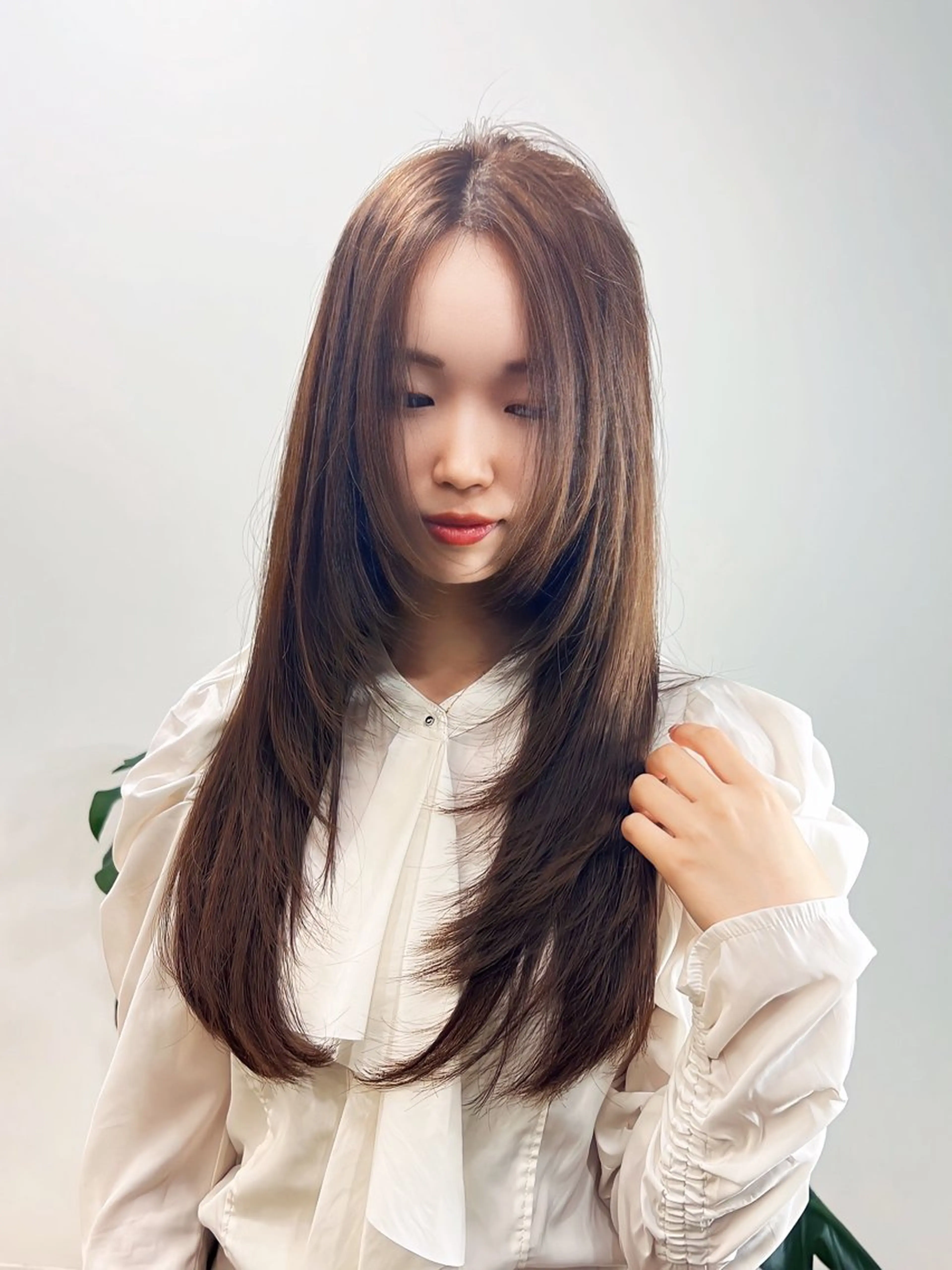 ロング カラー 韓国風ヘア 似合わせカット 小顔カット カット ヘアカラー トリートメント 武田涼レイヤーカット 髪質改善×縮毛矯正のヘアスタイル