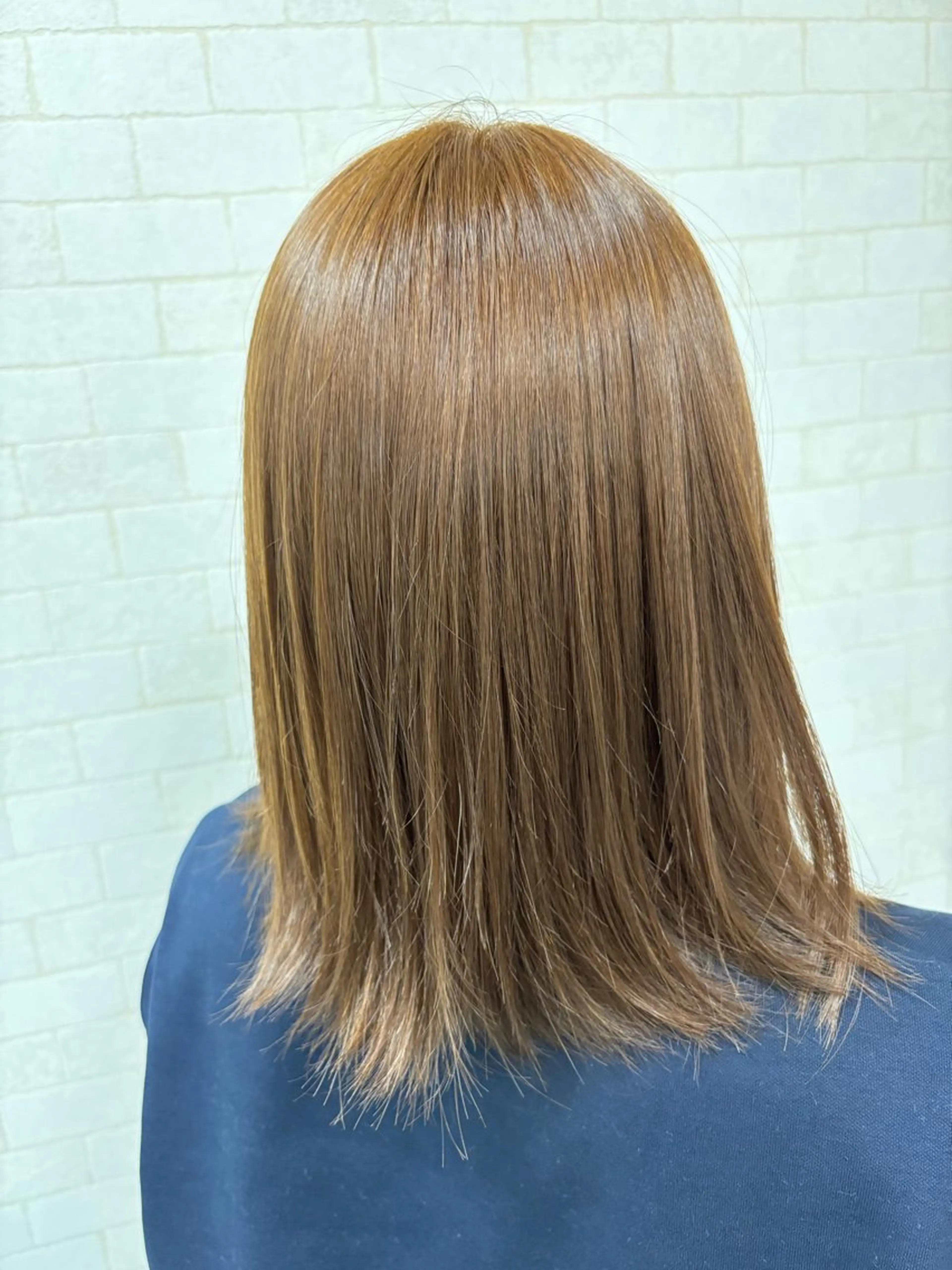 セミロング カラー ベージュカラー ブリーチ ブリーチなしカラー 田儀 尚弥のヘアスタイル