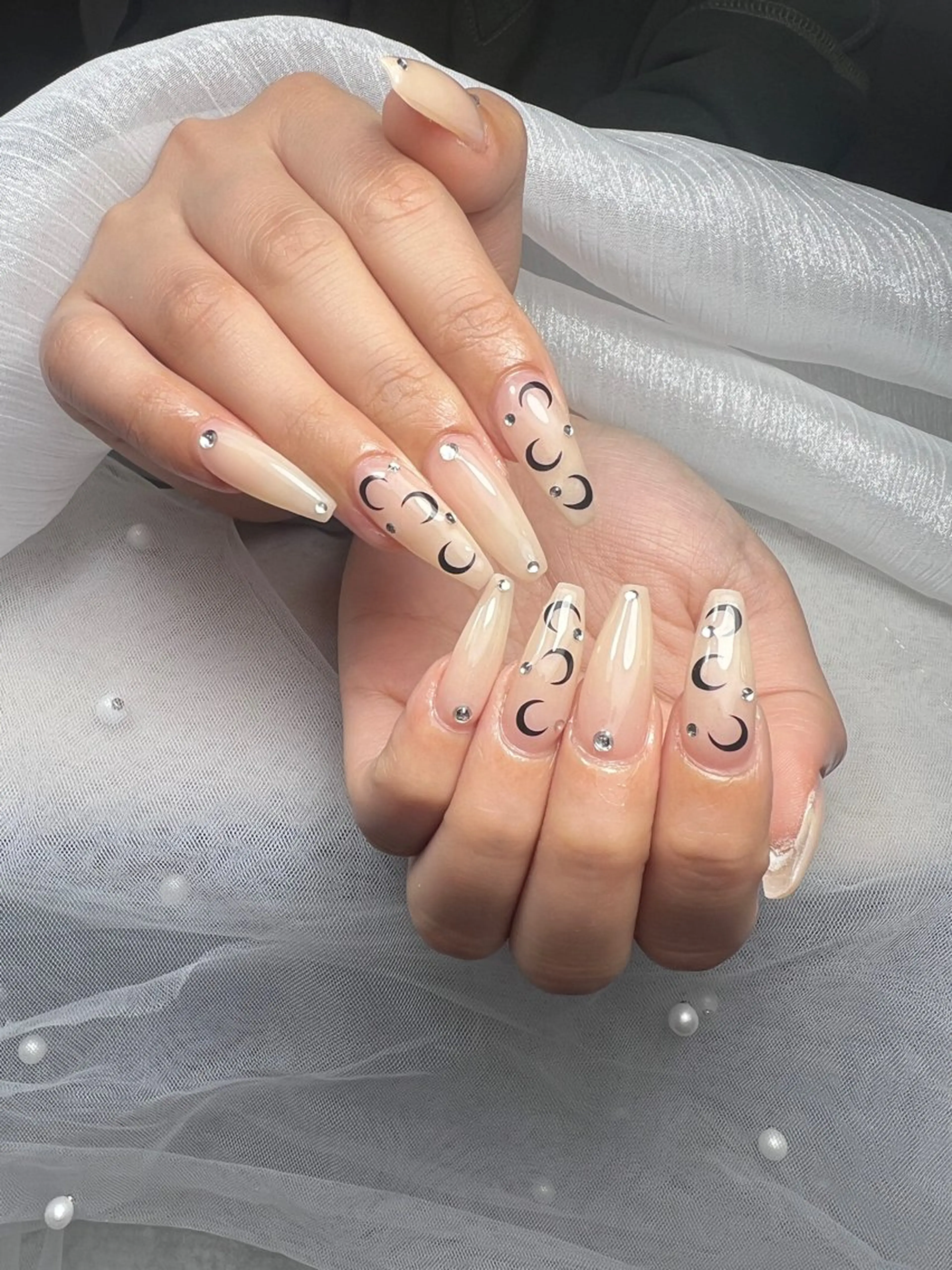 ネイル チークネイル 長さ出し グラデーション キラキラネイル 韓国ネイル ハンドネイル フットネイル ハンドケア Noiranail_ studio川越西口のネイルデザイン