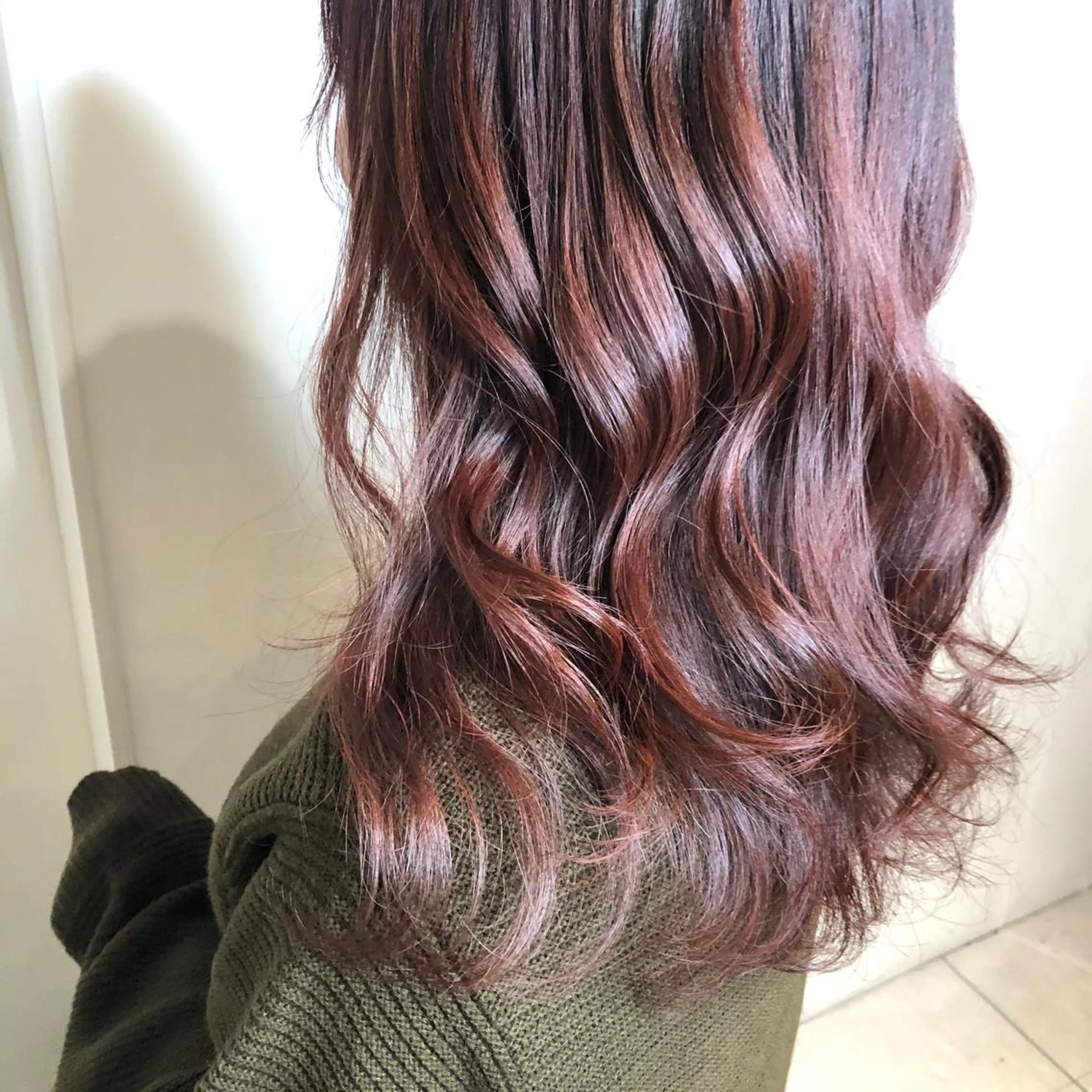 ミディアム カラー ヘアアレンジ マツエク・マツパ レッドカラー Noah's　Ark所属・透明感カラー🫧ヘア セット🫧松本菜月の眉毛・アイブロウイメージ