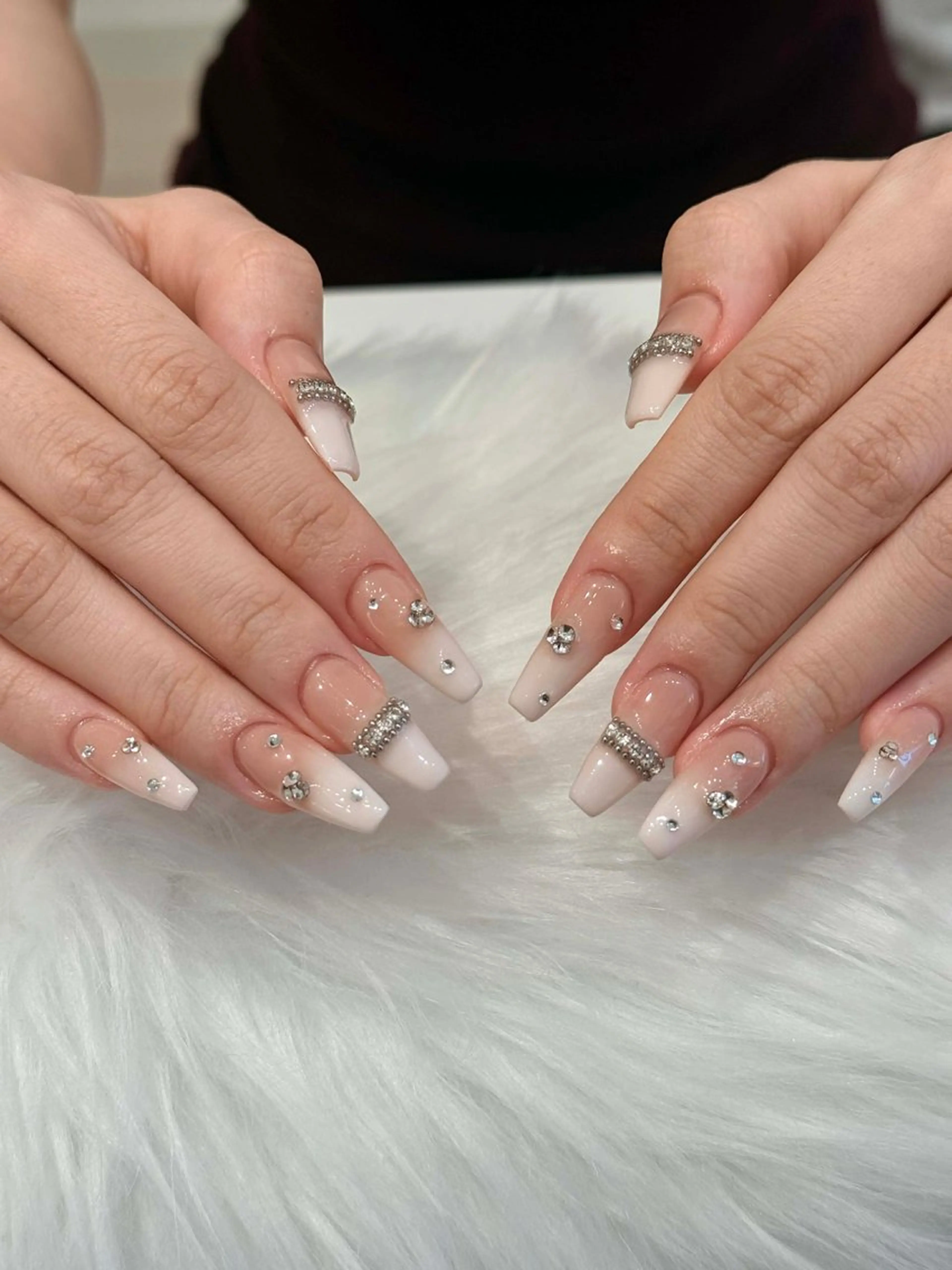 ネイル チークネイル ドット フレンチネイル グラデーション ハート ハンドネイル ハンドケア Nihonthy Nail 新宿所属・Anrya panのネイルデザイン