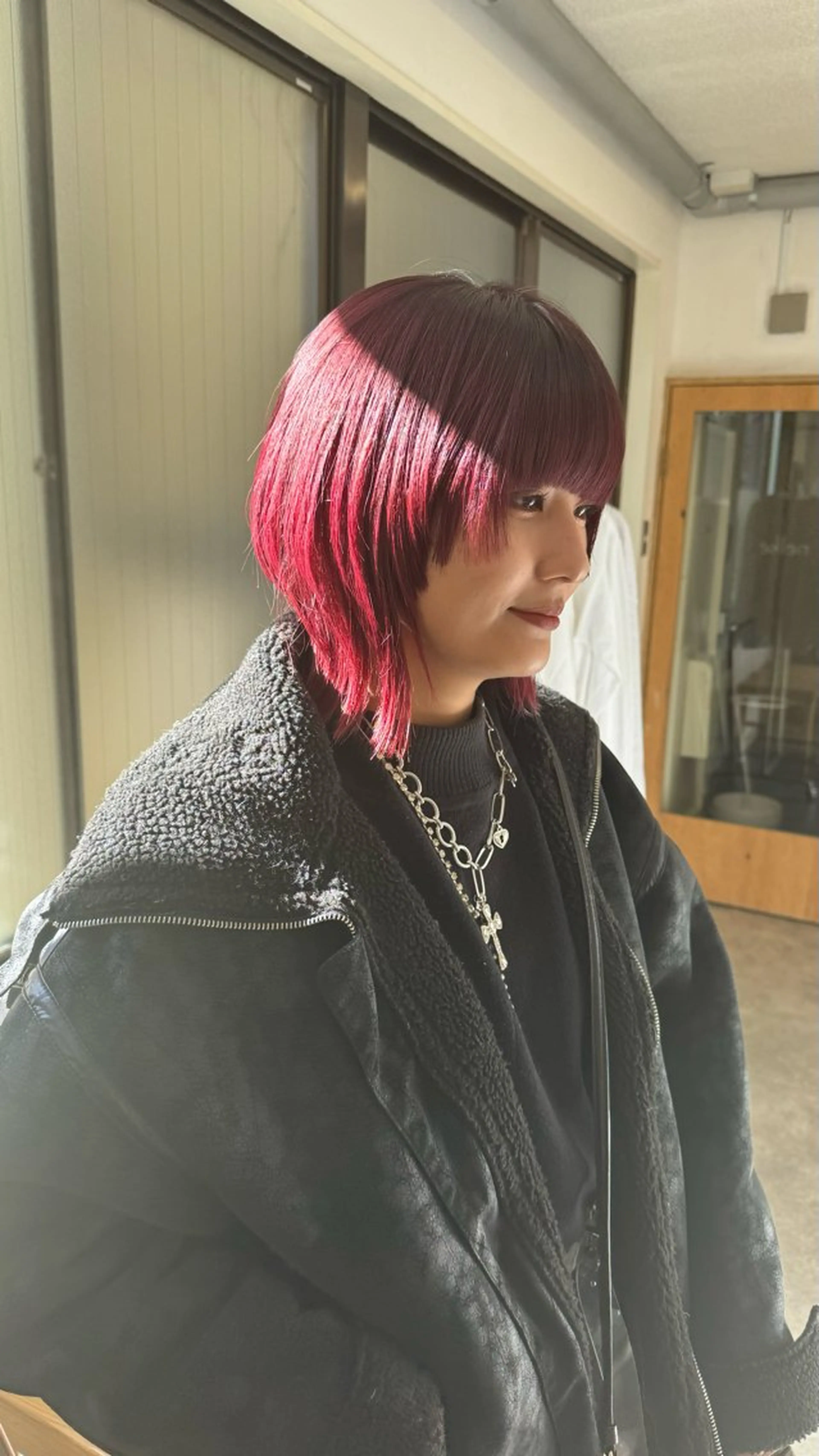 ミディアム カラー レッドカラー ボブ ウルフカット ヘアカラー Seeknext // Rukaのヘアスタイル