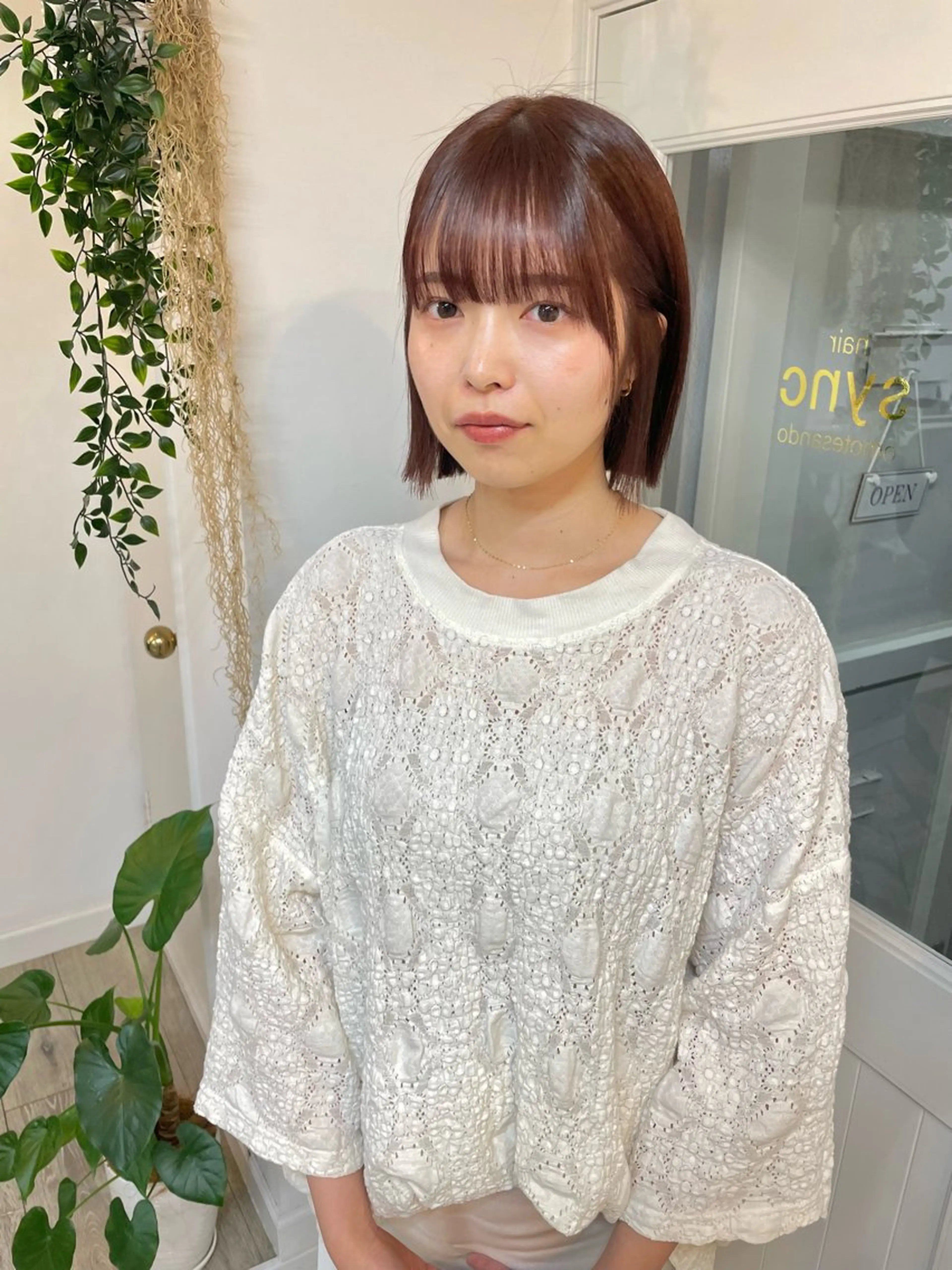 ショート カラー ブリーチ ブラウンカラー ダブルカラー ラベンダーカラー ラベンダーブラウン カット ヘアカラー トリートメント ブリーチなしで透け感 暖色カラーボブaoiのヘアスタイル