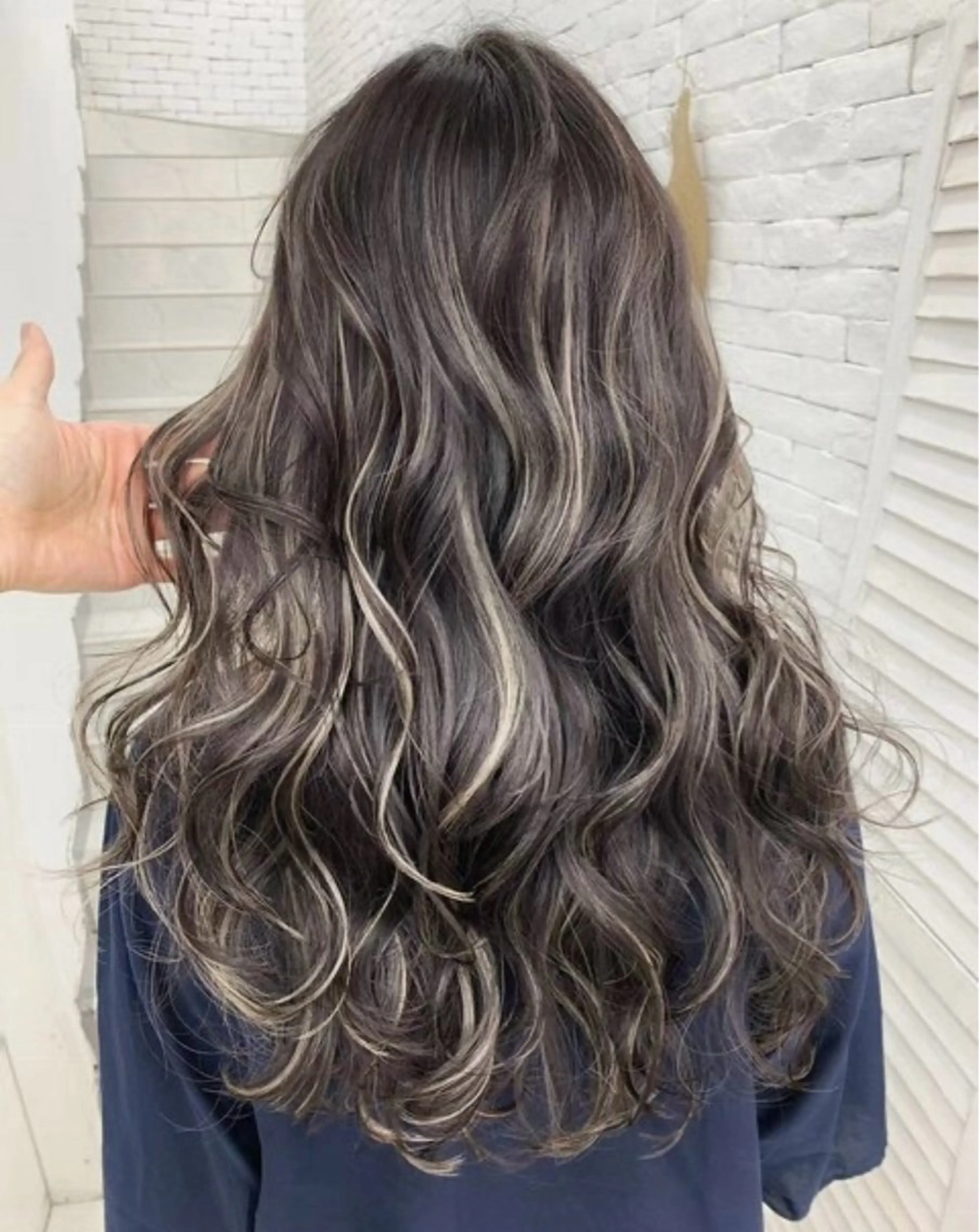 ロング 比嘉 音々のヘアスタイル