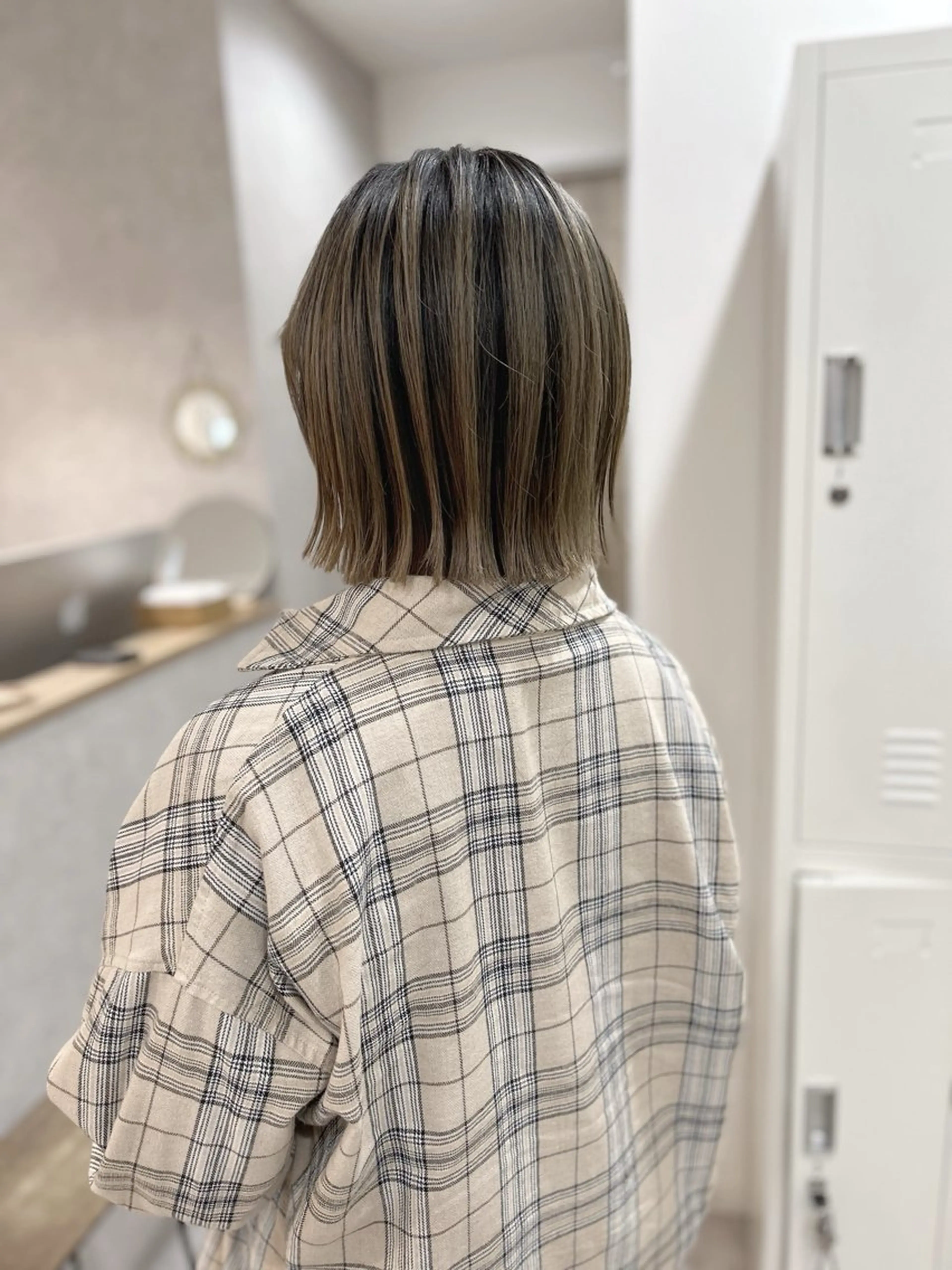 ショート カラー バレイヤージュ ブリーチ ダブルカラー グレージュ レイヤーカット カット ヘアカラー ボブ/ハイトーン 立川loose 下田のヘアスタイル