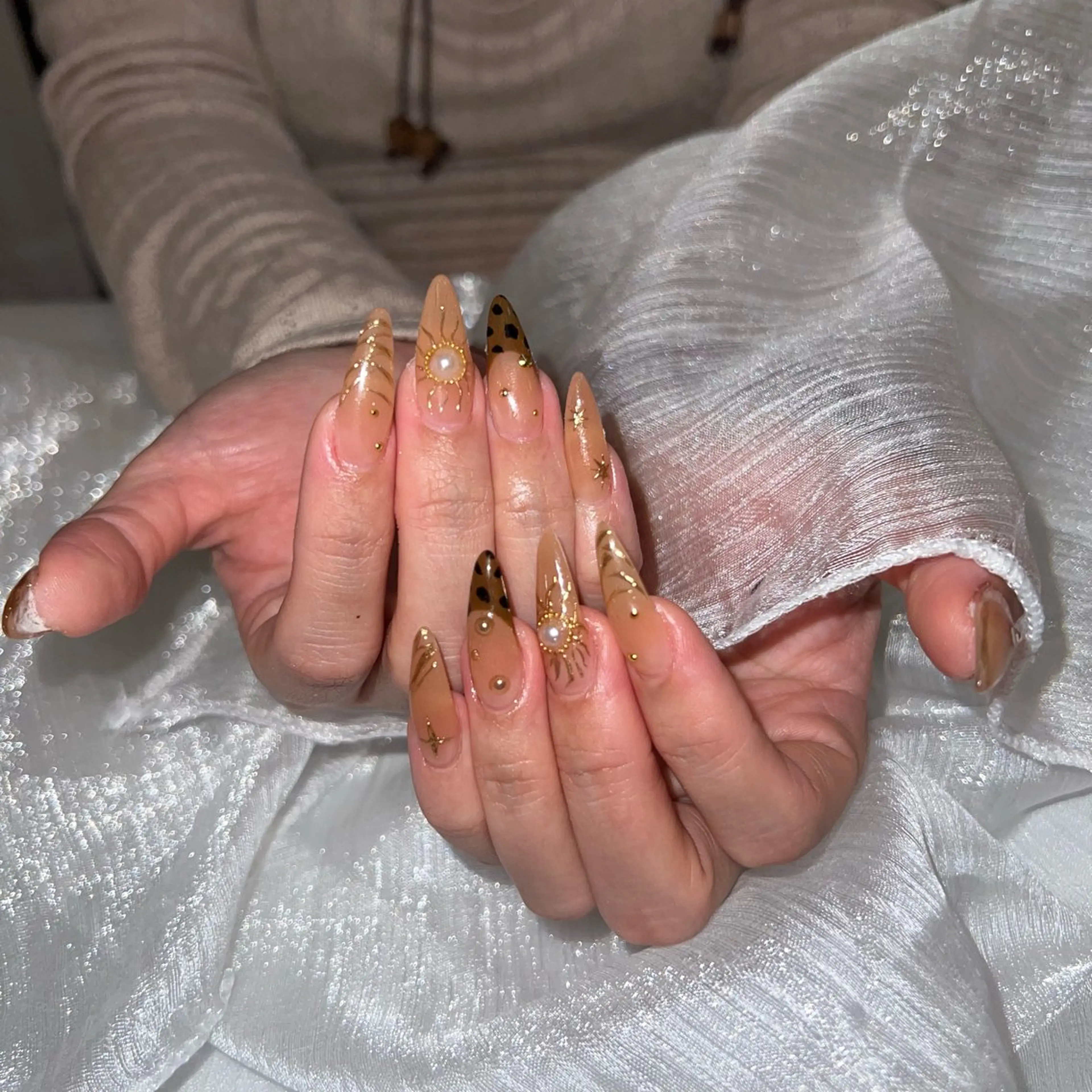 ハンドネイル Annailsalon所属・アキ ちゃんのネイルデザイン