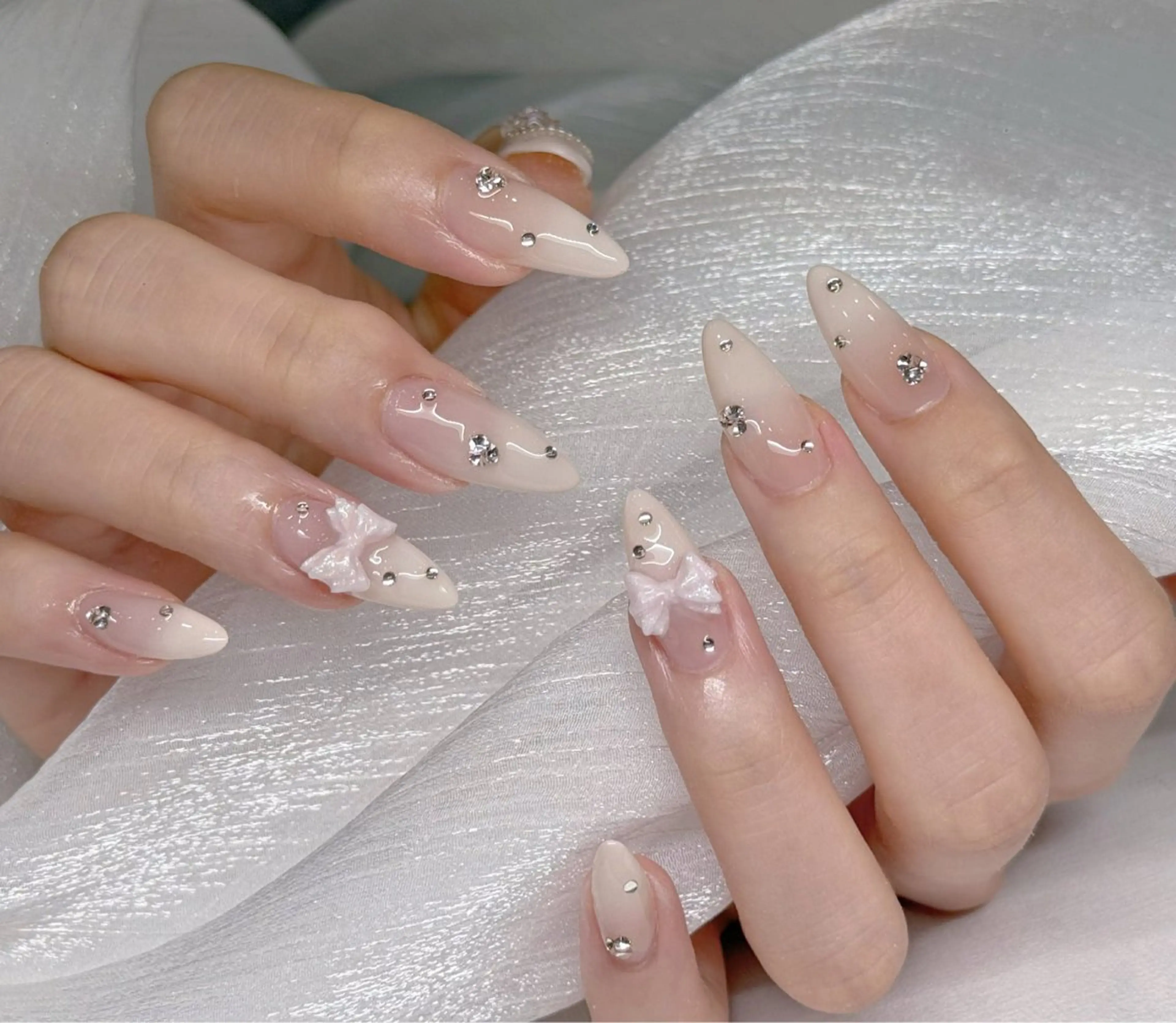 ネイル オーロラネイル ブルー チークネイル 長さ出し フットネイル ハンドネイル Momo チップ長さ出し専門店のネイルデザイン