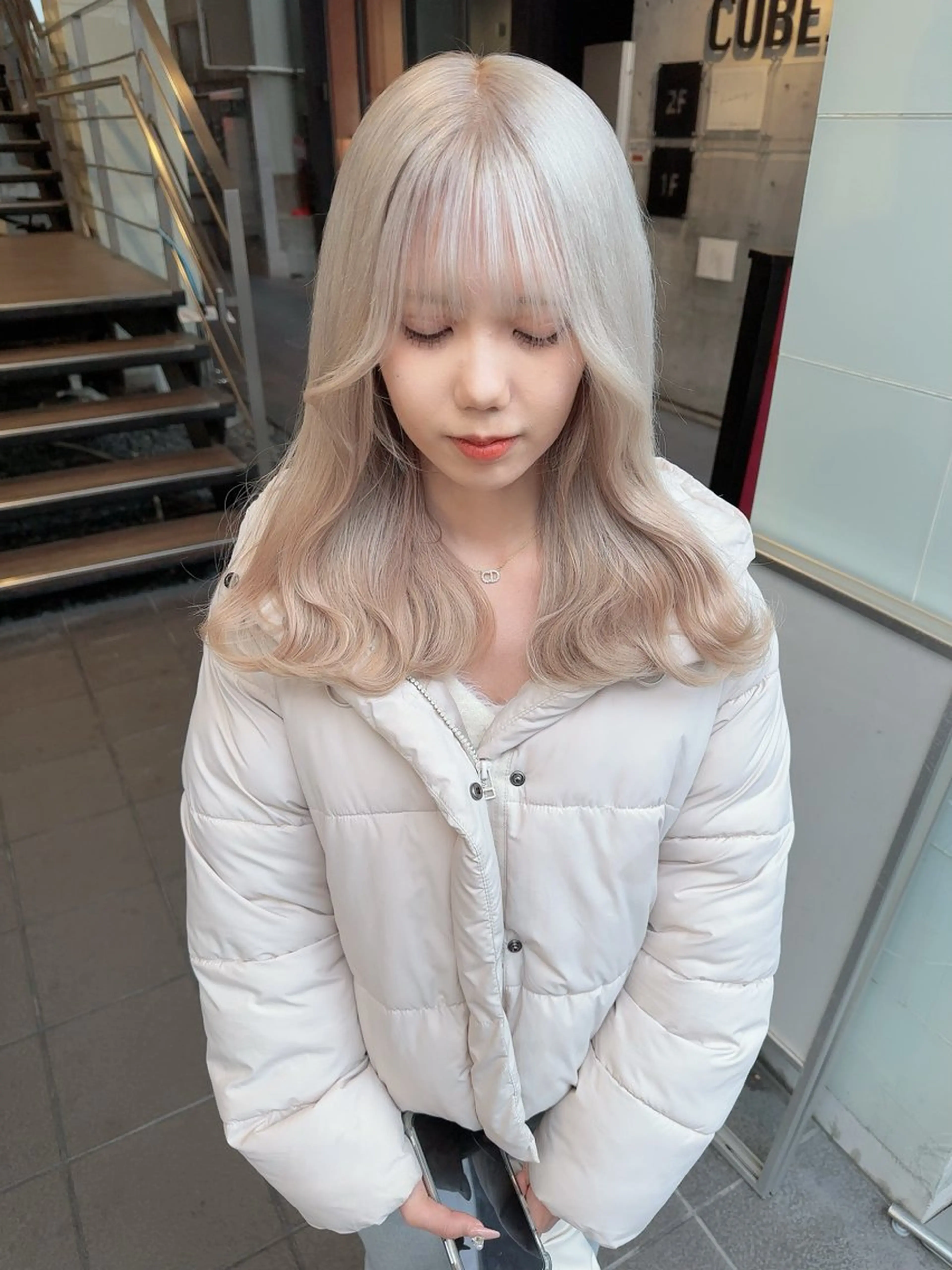 ミディアム 縮毛矯正 VEGA天神 ブリーチのヘアスタイル